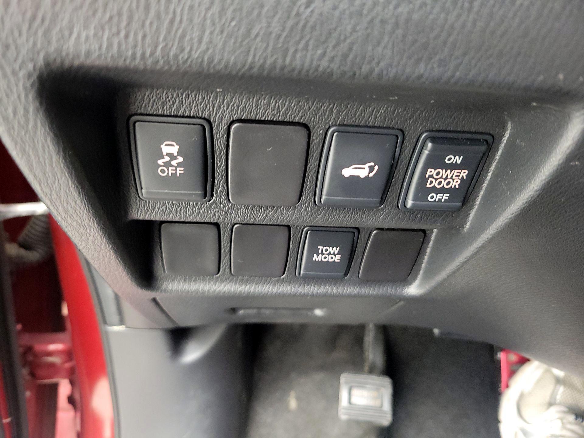 Thumbnail: 2014 Nissan Pathfinder - 13