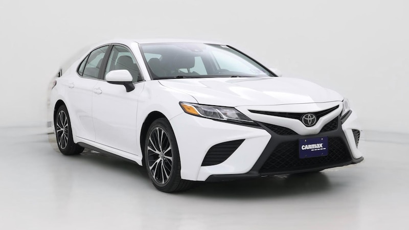 2019 Toyota Camry SE Hero Image