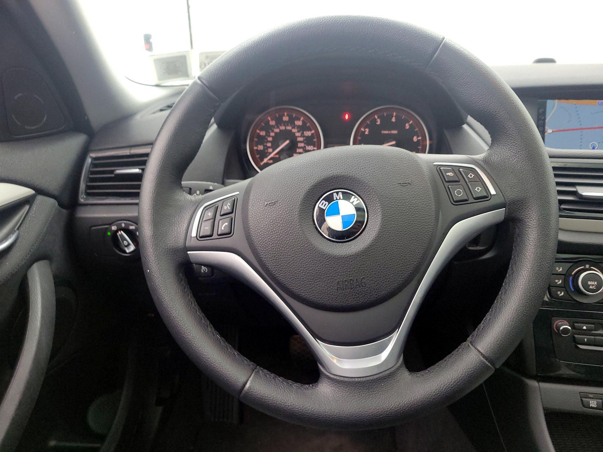 Thumbnail: 2015 BMW X1 - 10