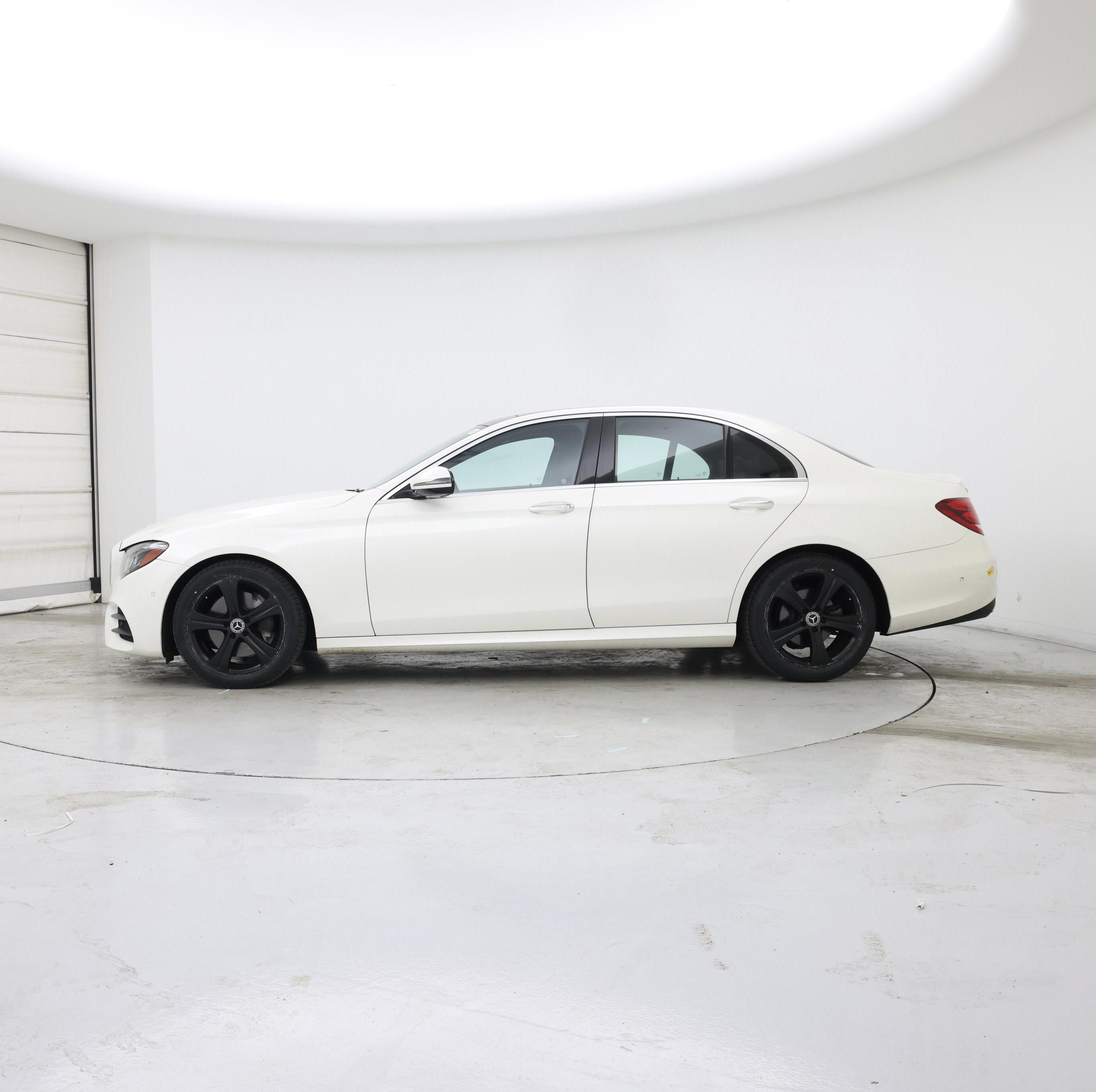 Thumbnail: 2017 Mercedes-Benz E-Class - 3