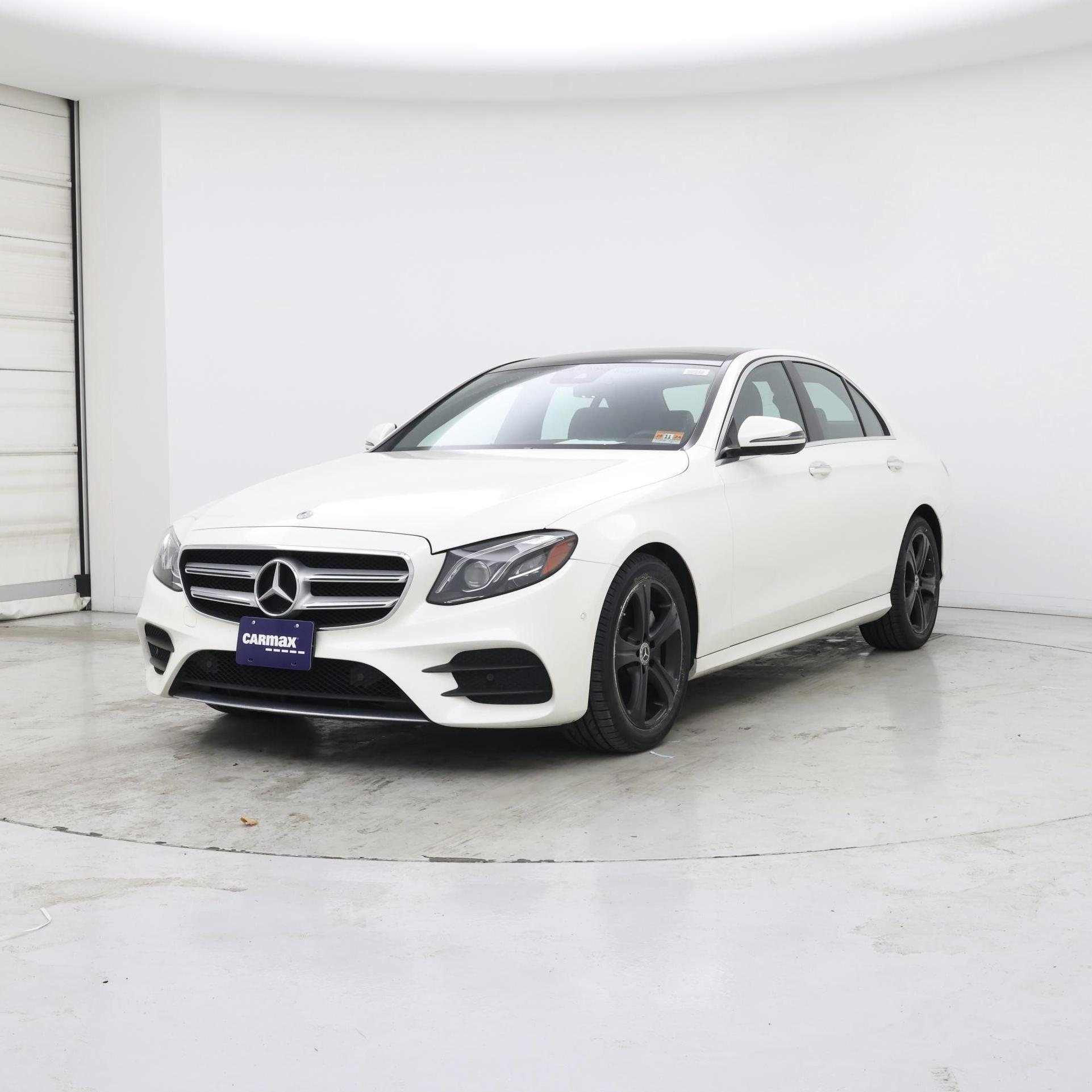 Thumbnail: 2017 Mercedes-Benz E-Class - 4