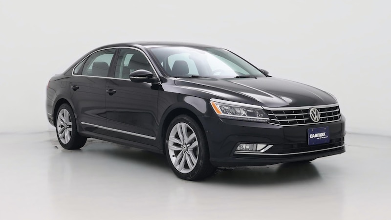 2016 Volkswagen Passat SEL Hero Image