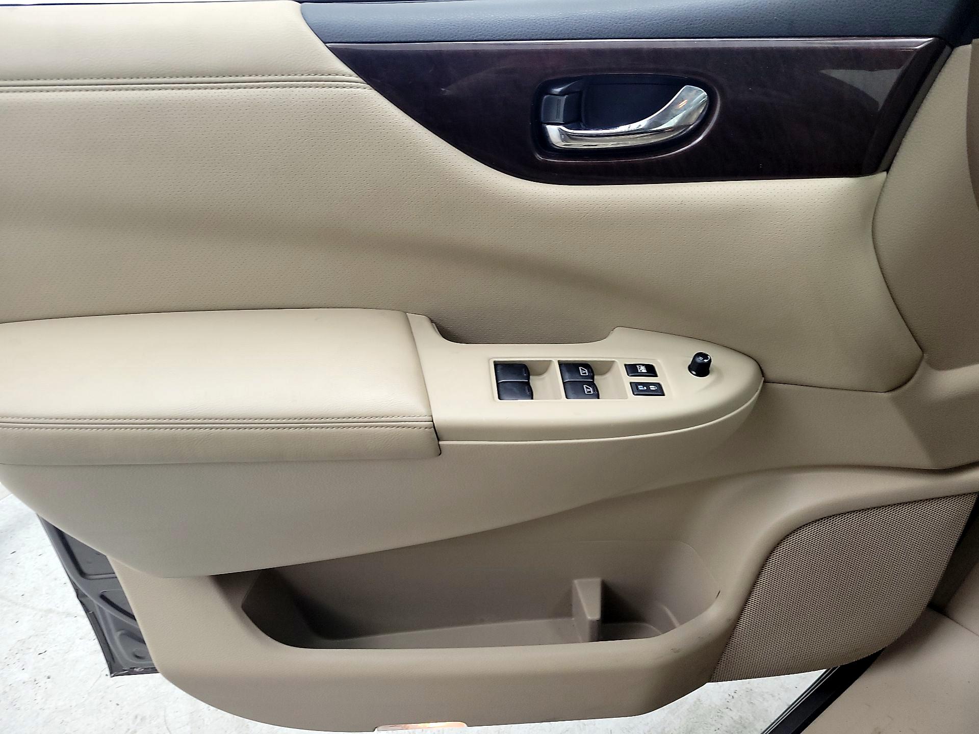 Thumbnail: 2014 Nissan Quest - 12