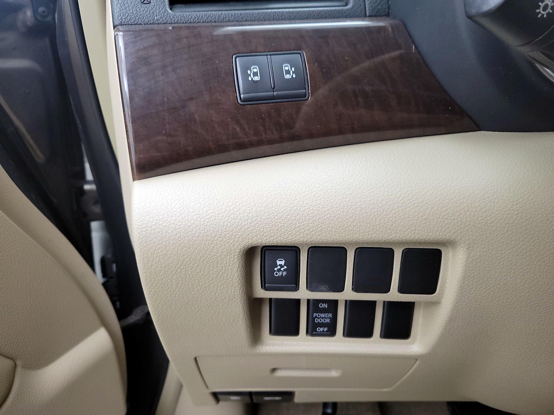 Thumbnail: 2014 Nissan Quest - 13
