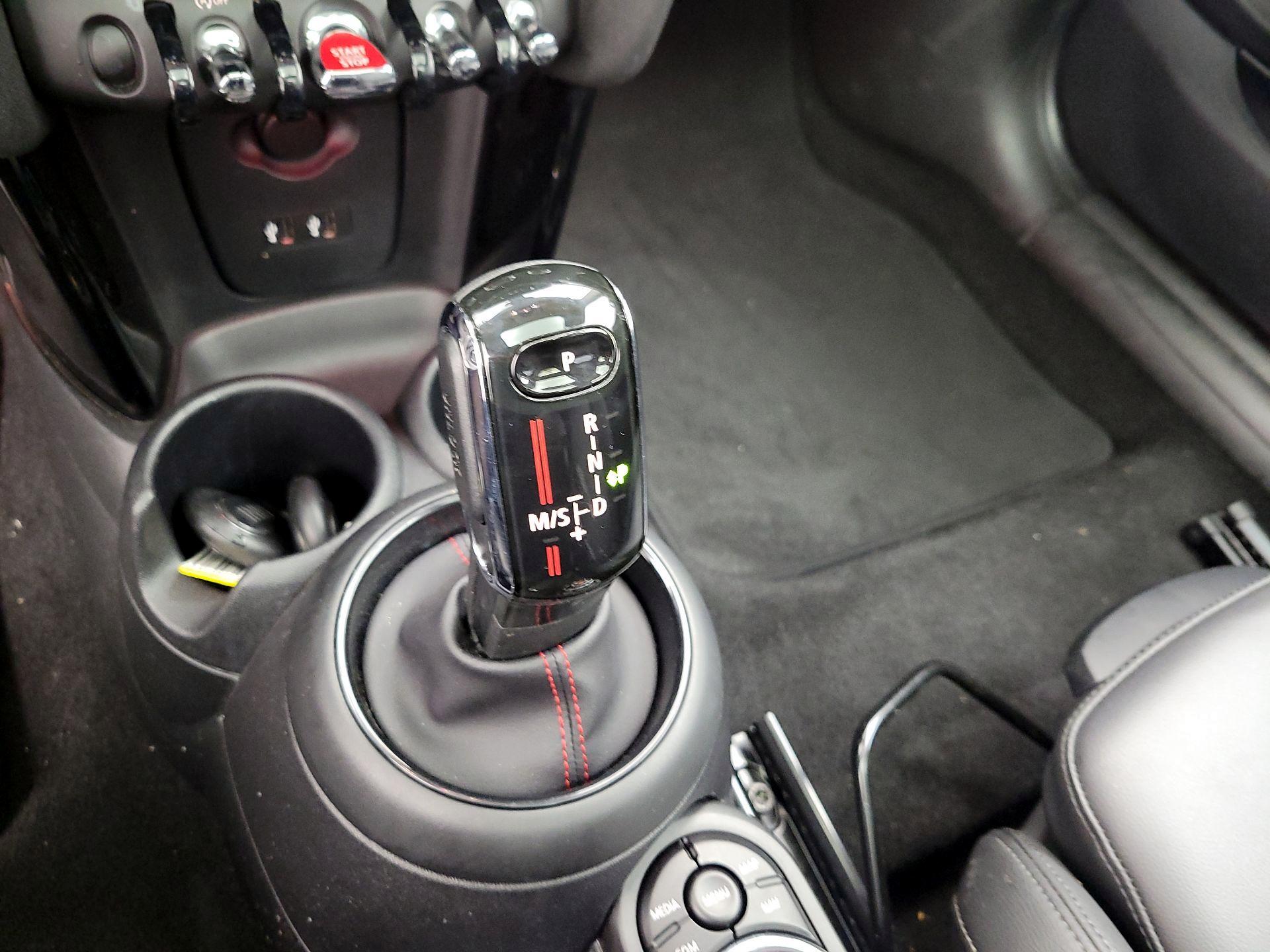 Thumbnail: 2020 MINI Cooper Hardtop - 17