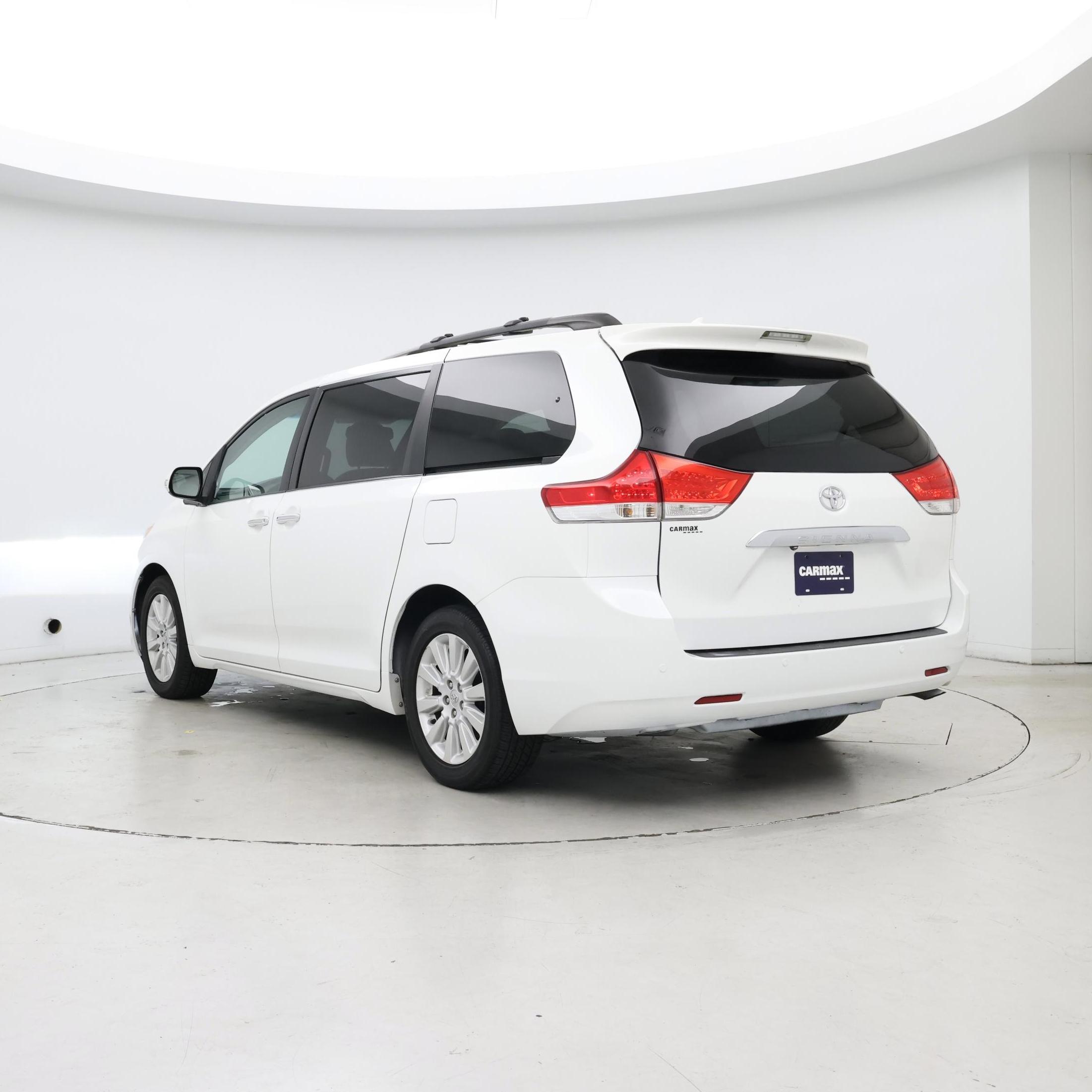 Thumbnail: 2014 Toyota Sienna - 2