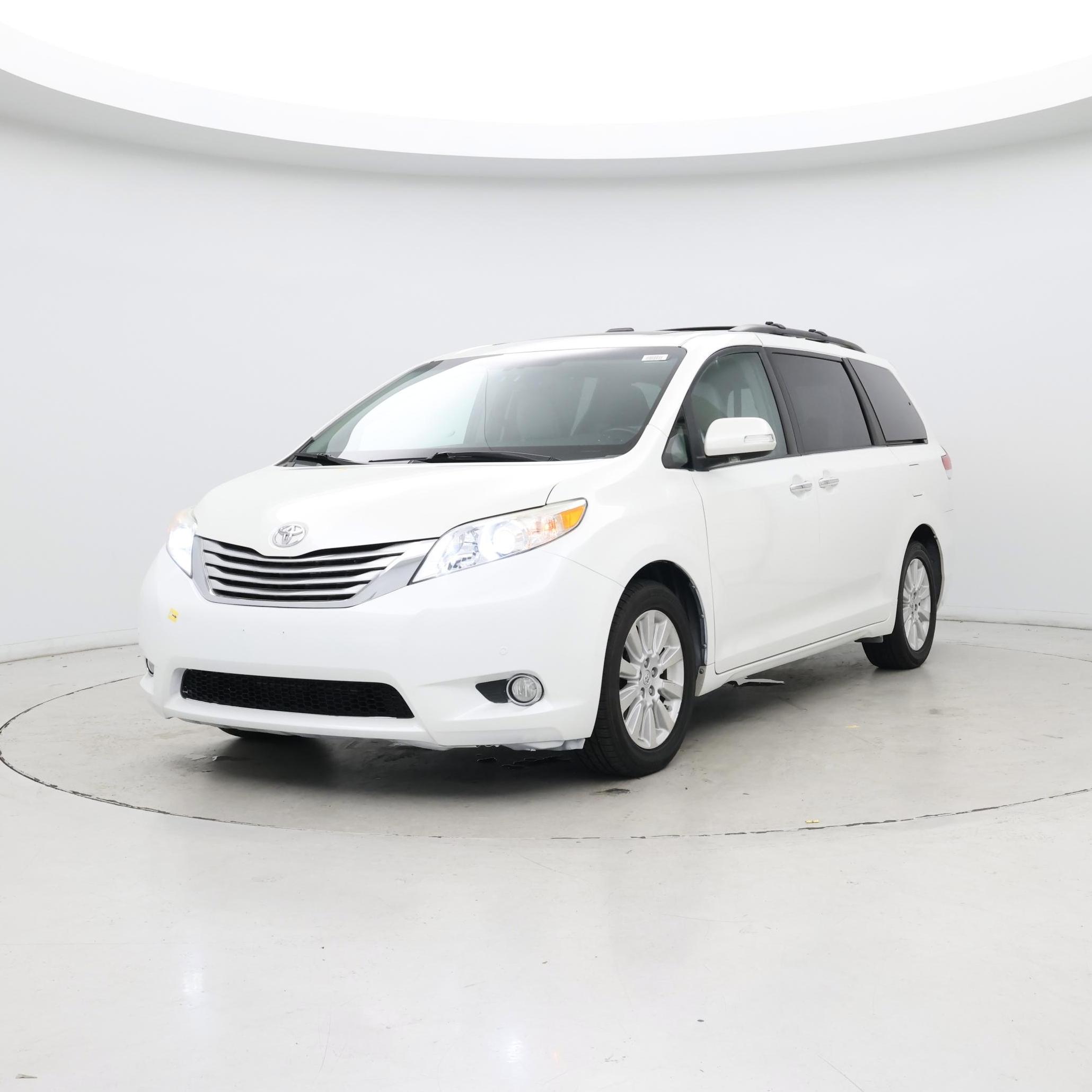 Thumbnail: 2014 Toyota Sienna - 4