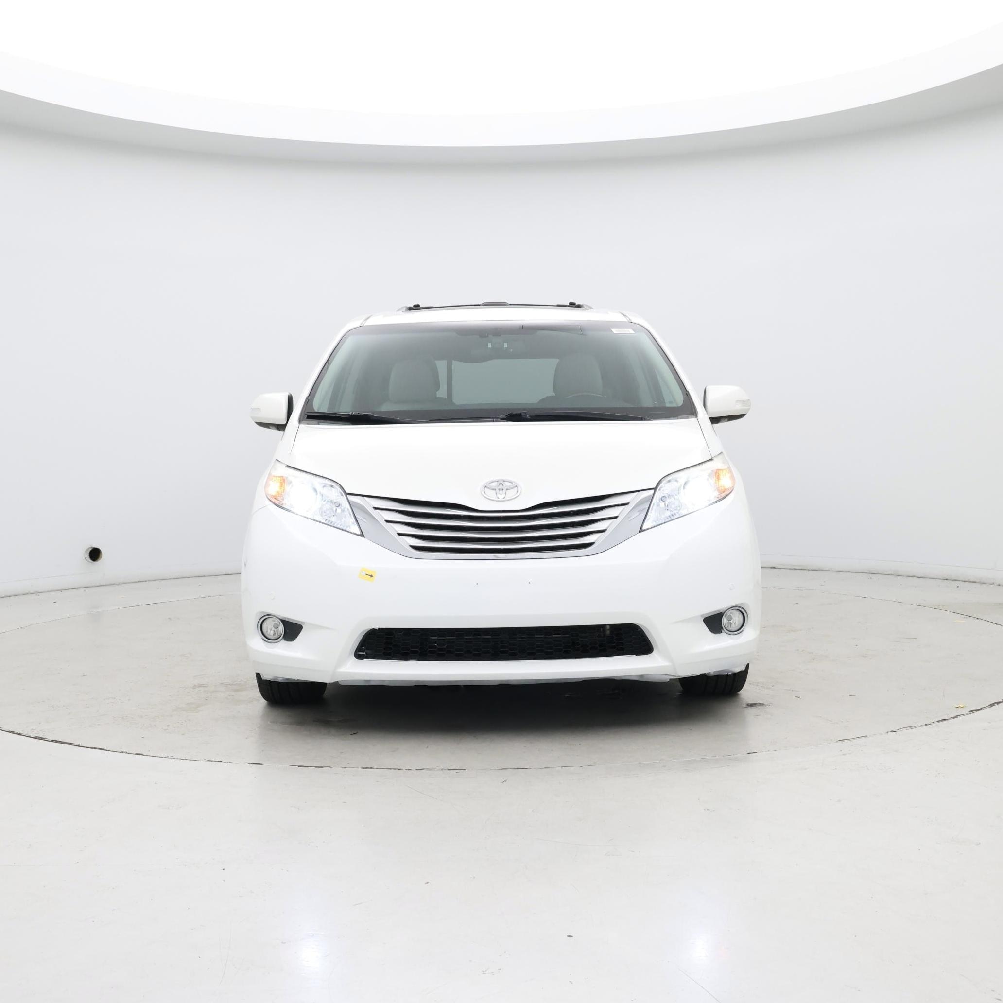 Thumbnail: 2014 Toyota Sienna - 5