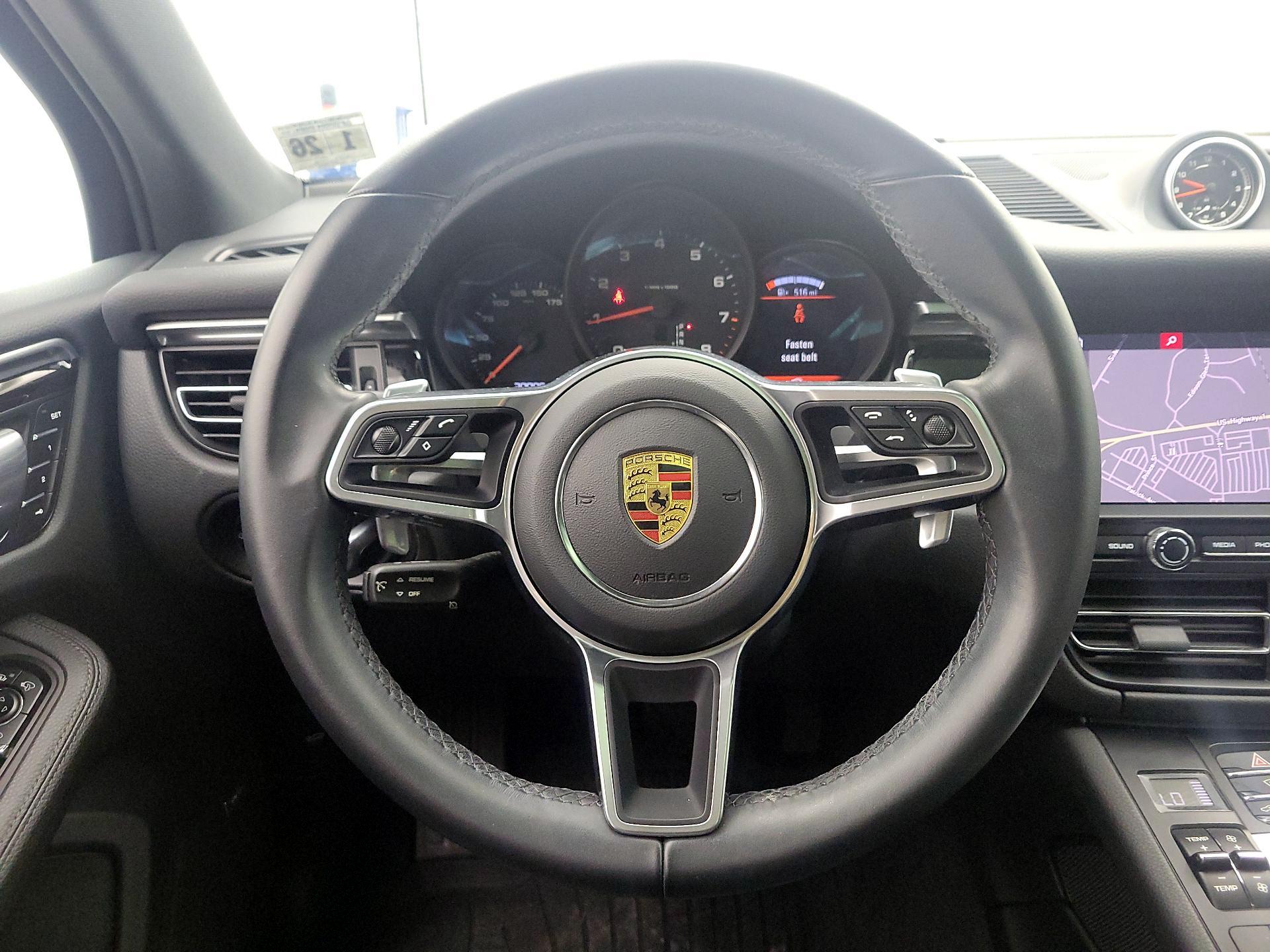 Thumbnail: 2021 Porsche Macan - 10