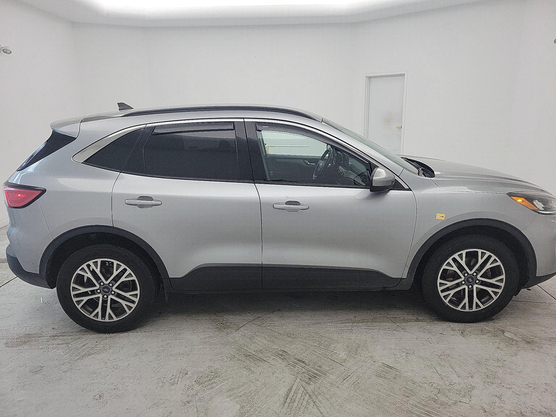 Thumbnail: 2021 Ford Escape - 4