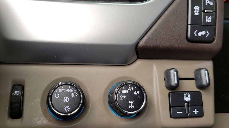 2015 Chevrolet Tahoe LTZ 13