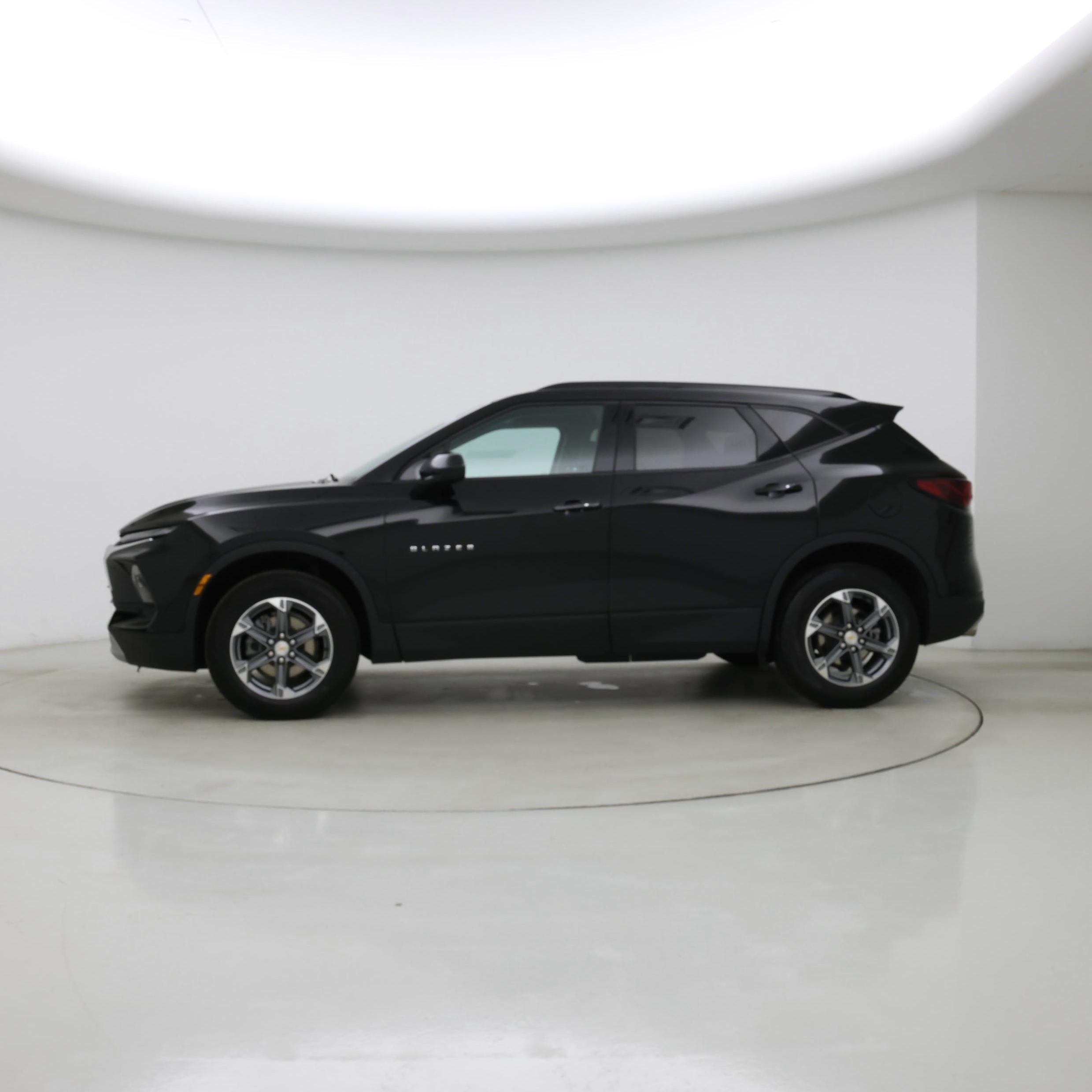 Thumbnail: 2023 Chevrolet Blazer - 3