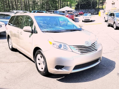 2017 Toyota Sienna LE -
                Chattanooga, TN