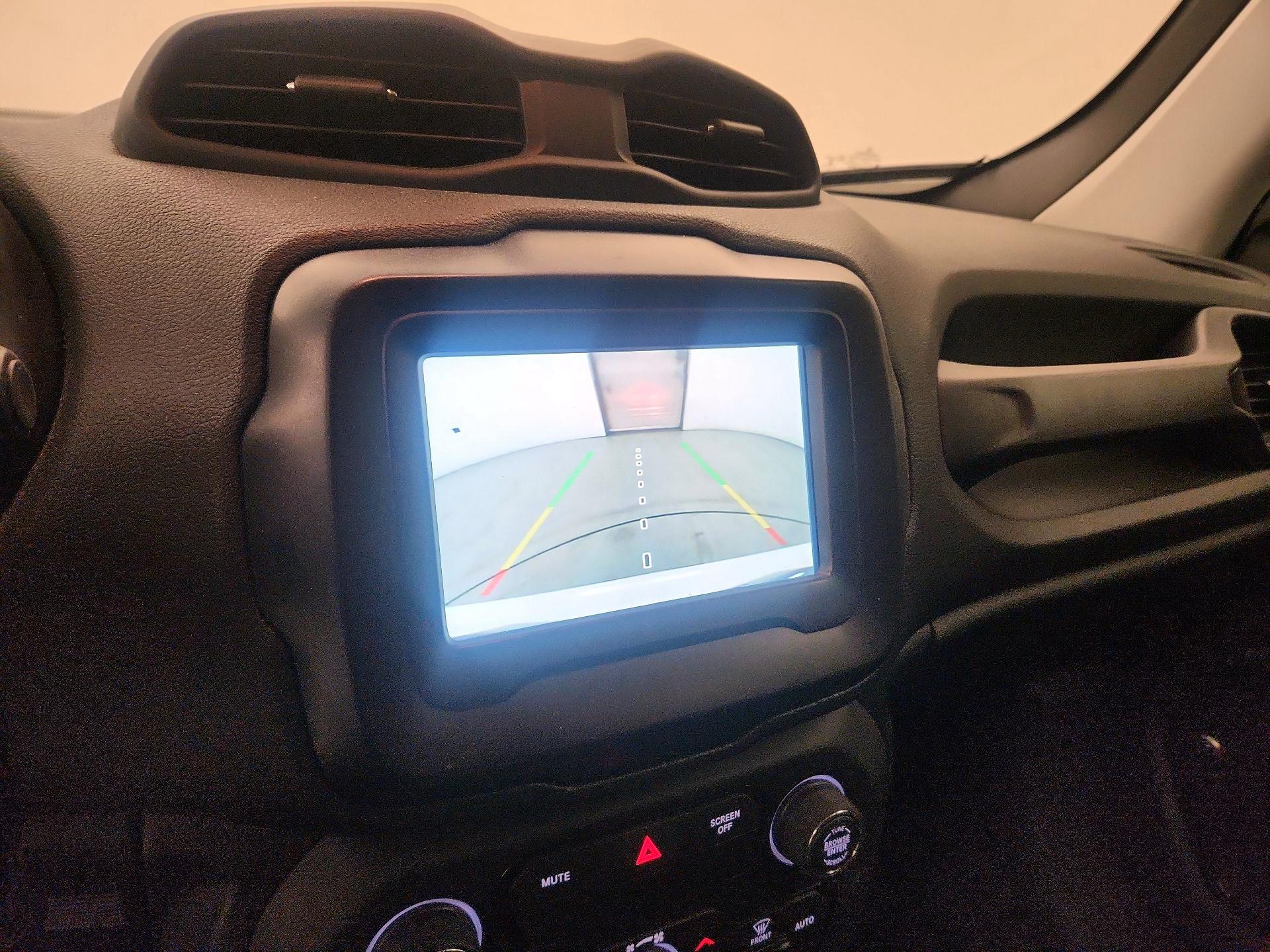 Thumbnail: 2018 Jeep Renegade - 14