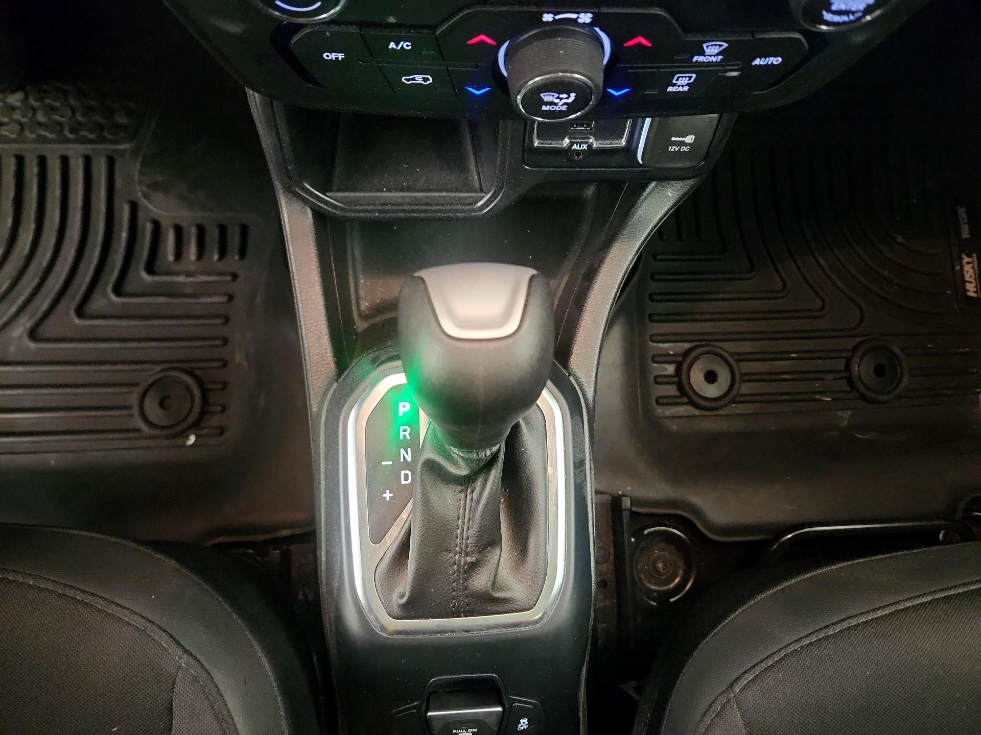 Thumbnail: 2018 Jeep Renegade - 17