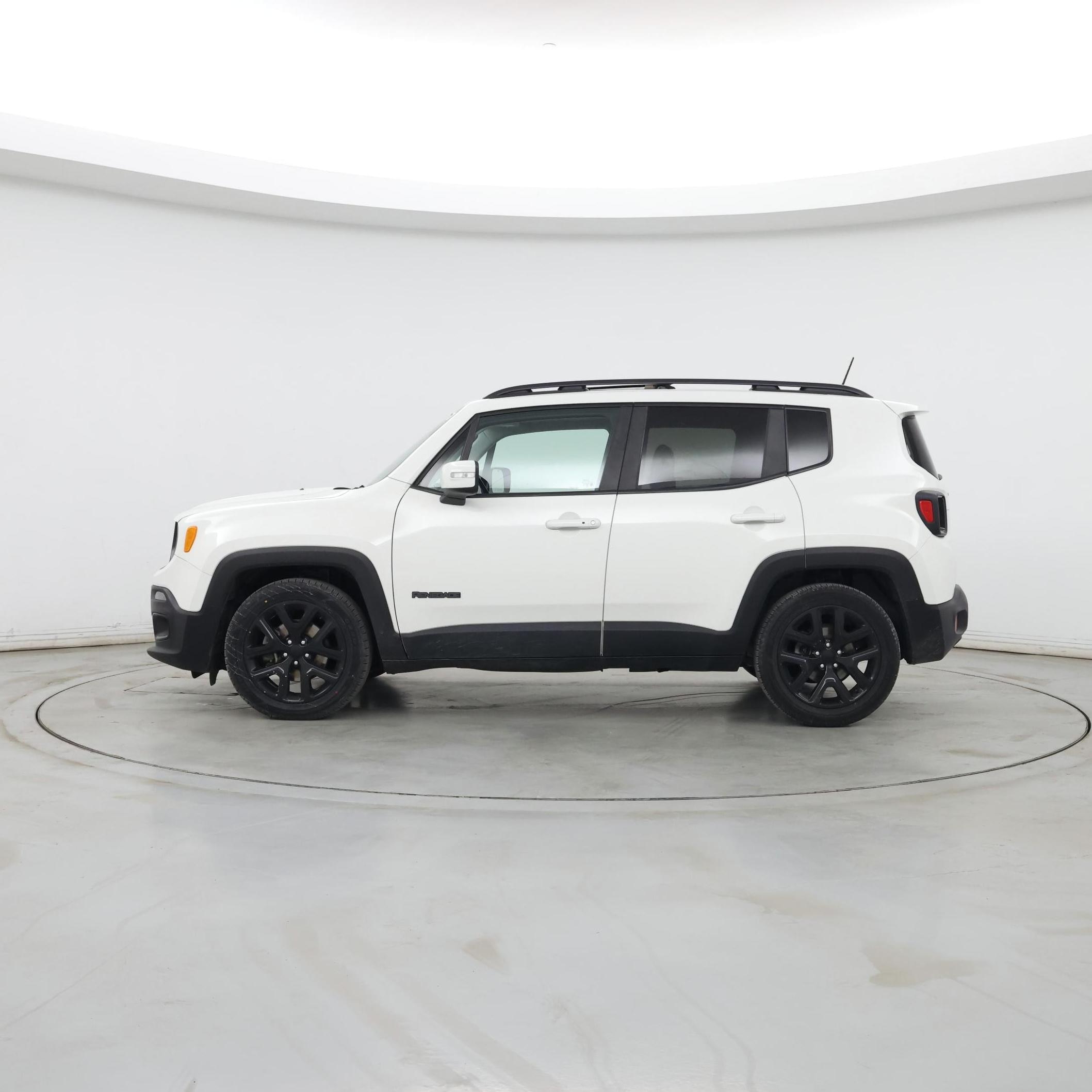 Thumbnail: 2018 Jeep Renegade - 3