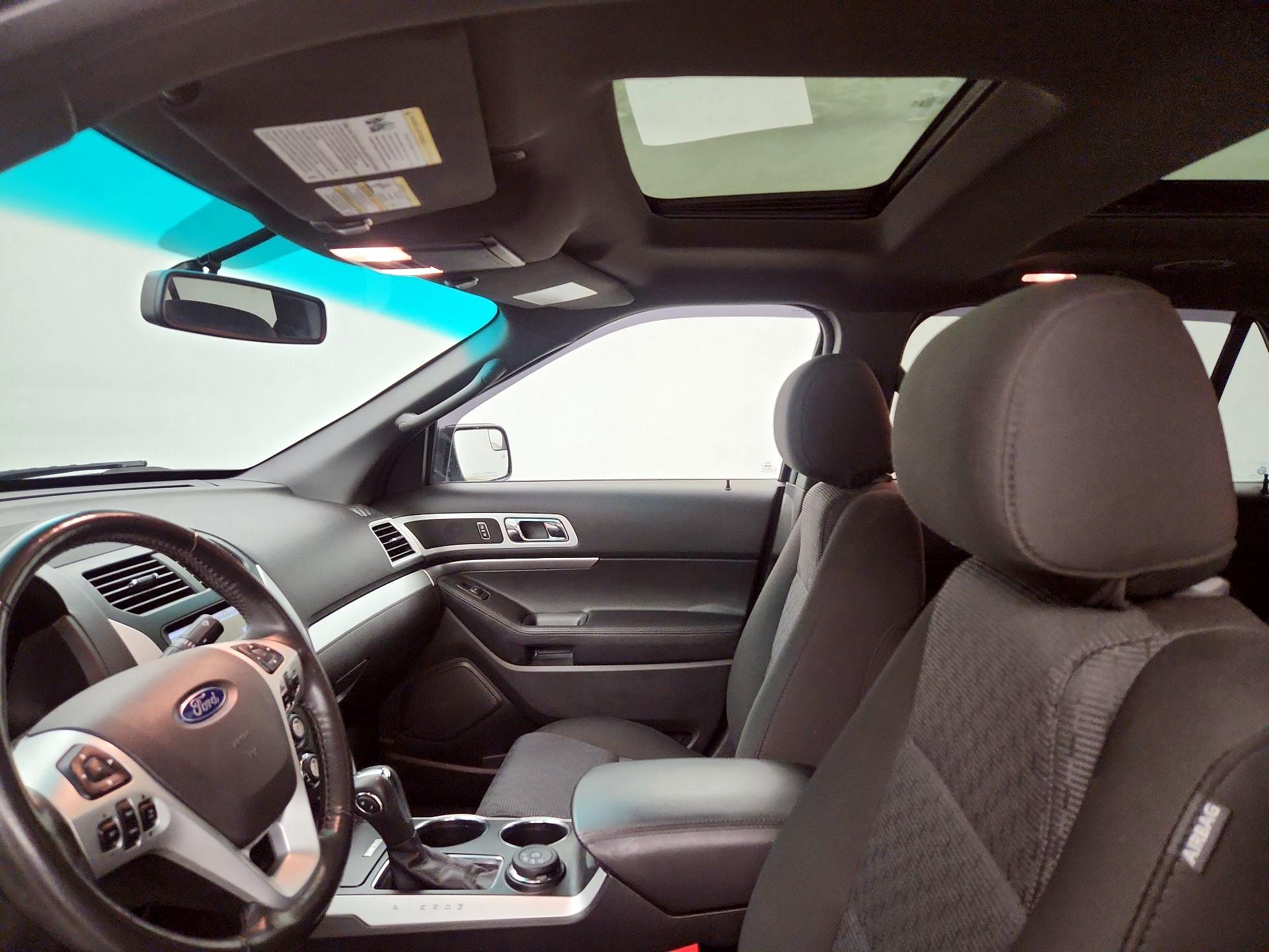 Thumbnail: 2013 Ford Explorer - 19