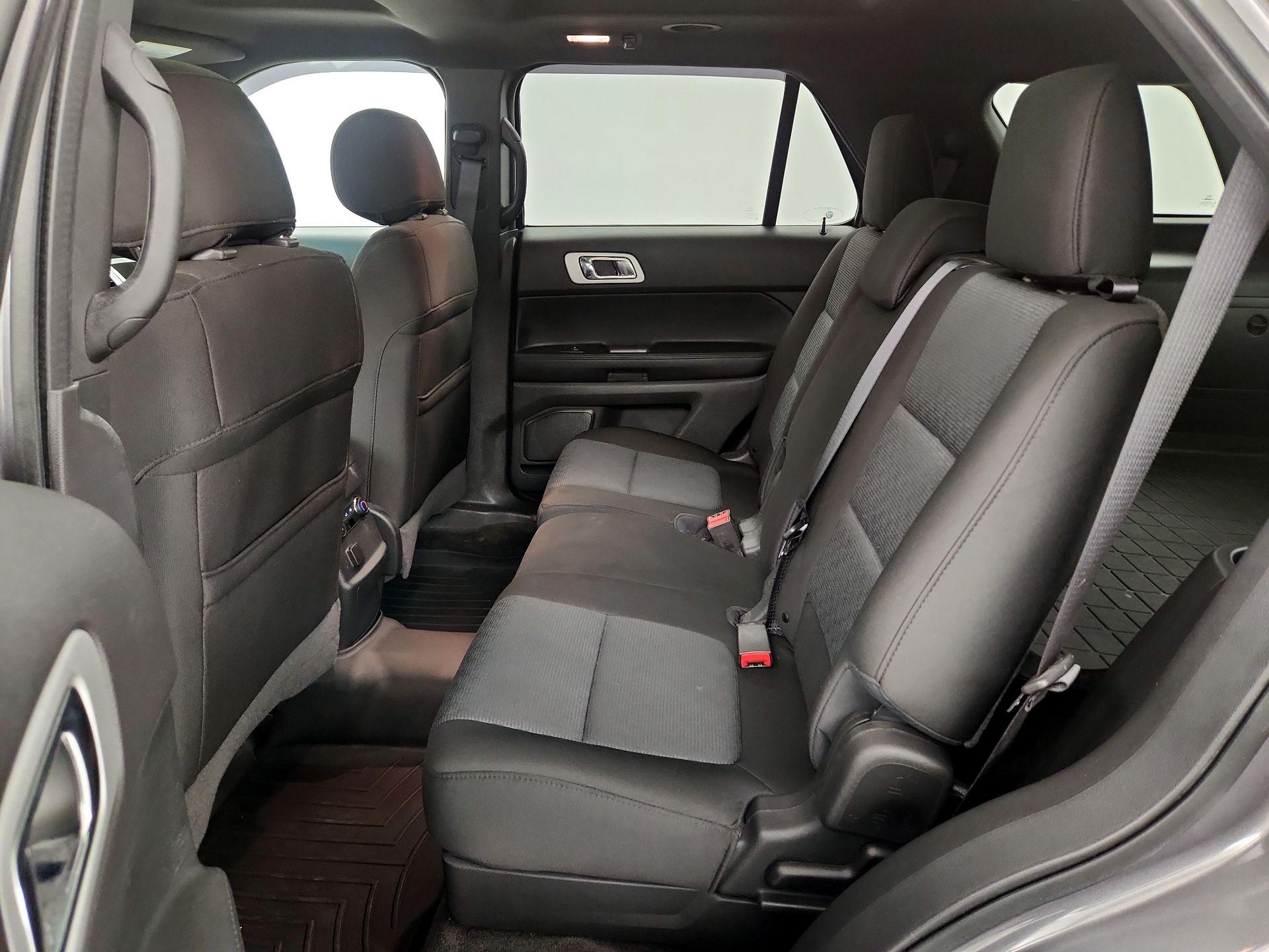 Thumbnail: 2013 Ford Explorer - 20