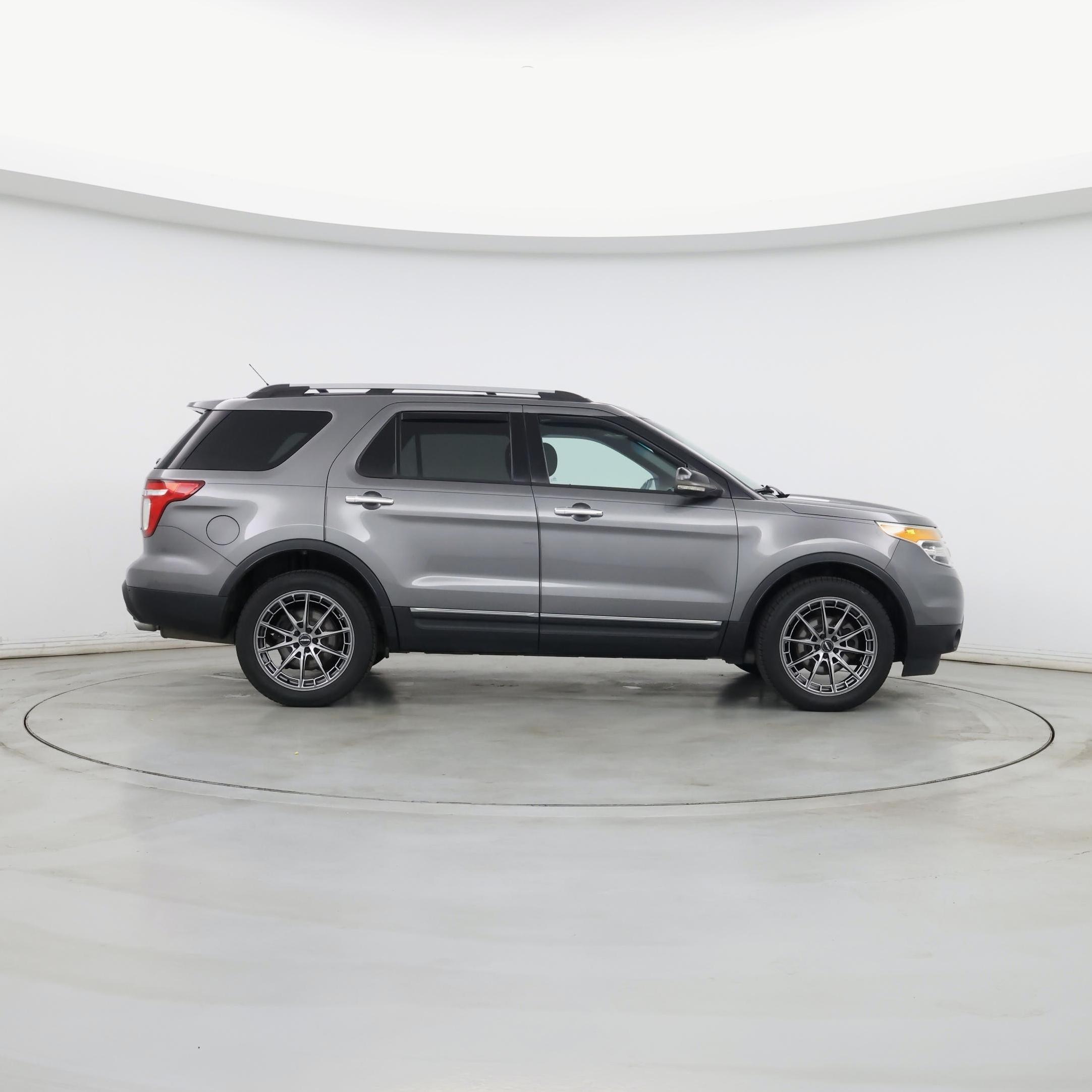 Thumbnail: 2013 Ford Explorer - 7