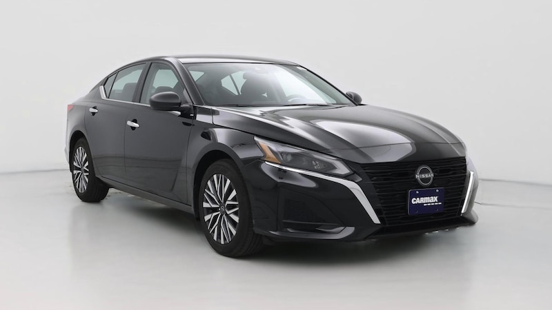 2024 Nissan Altima SV Hero Image