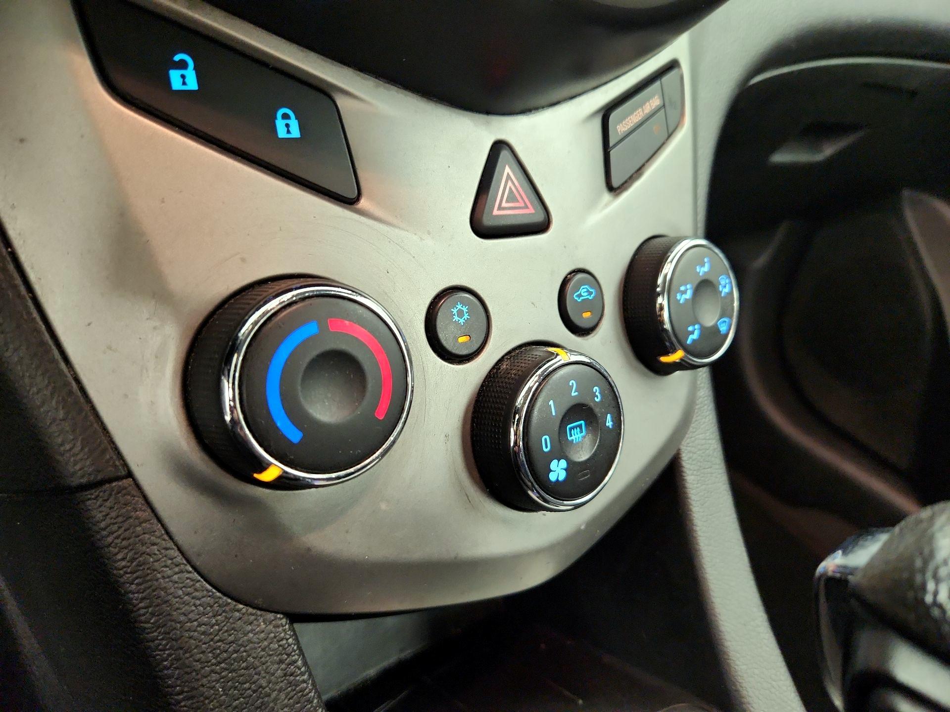 Thumbnail: 2014 Chevrolet Sonic - 15