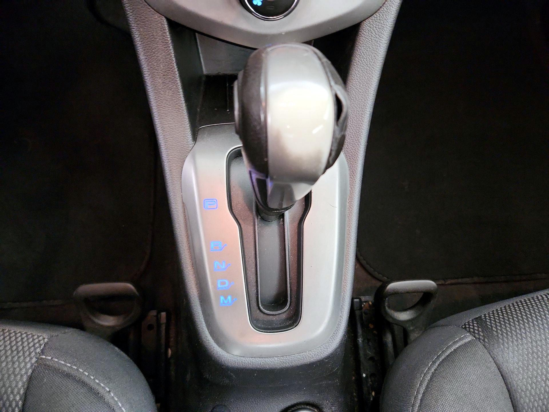 Thumbnail: 2014 Chevrolet Sonic - 16