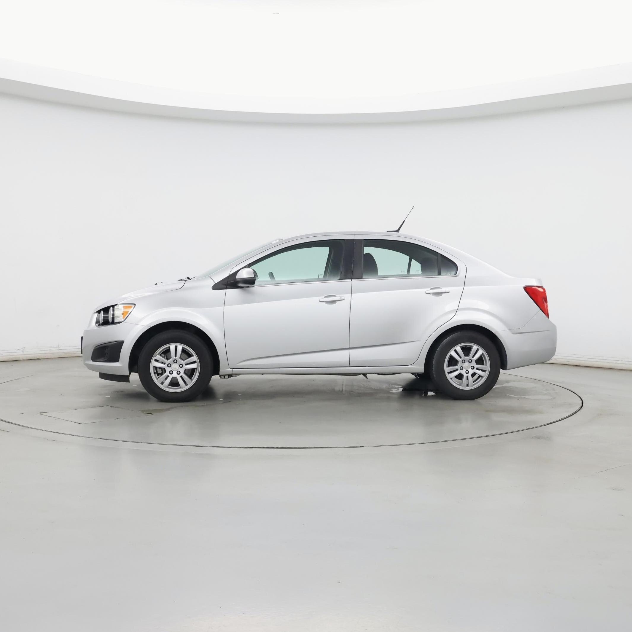 Thumbnail: 2014 Chevrolet Sonic - 3