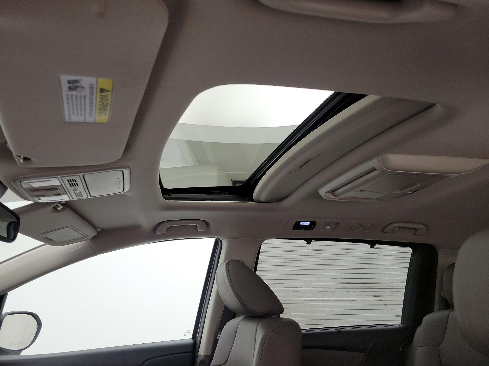 Thumbnail: 2017 Honda Odyssey - 19