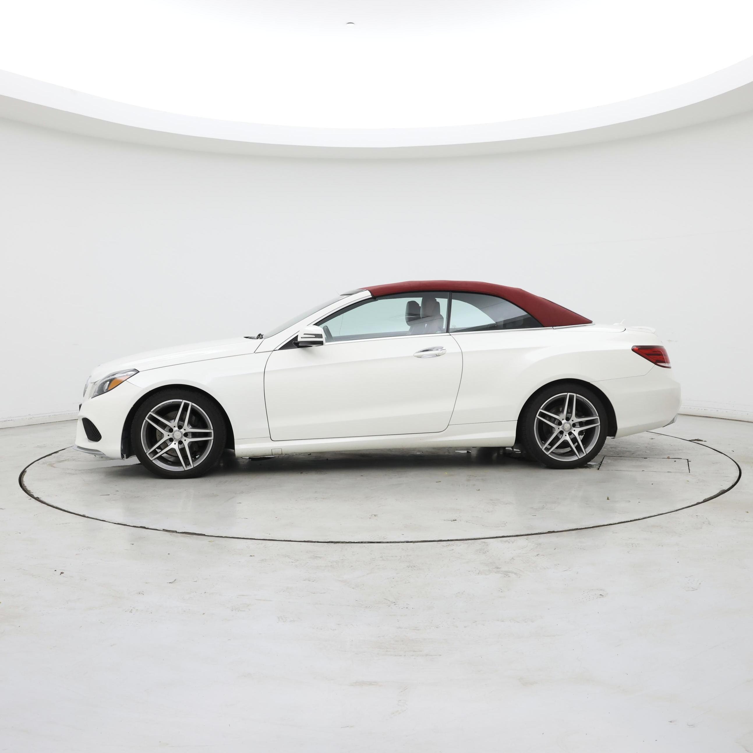 Thumbnail: 2016 Mercedes-Benz E-Class - 3