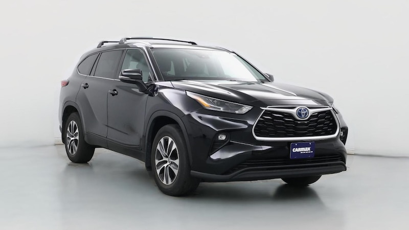 2022 Toyota Highlander XLE Hero Image
