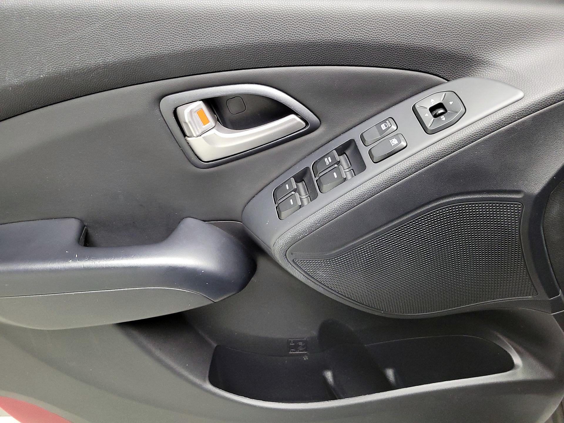 Thumbnail: 2013 Hyundai Tucson - 12