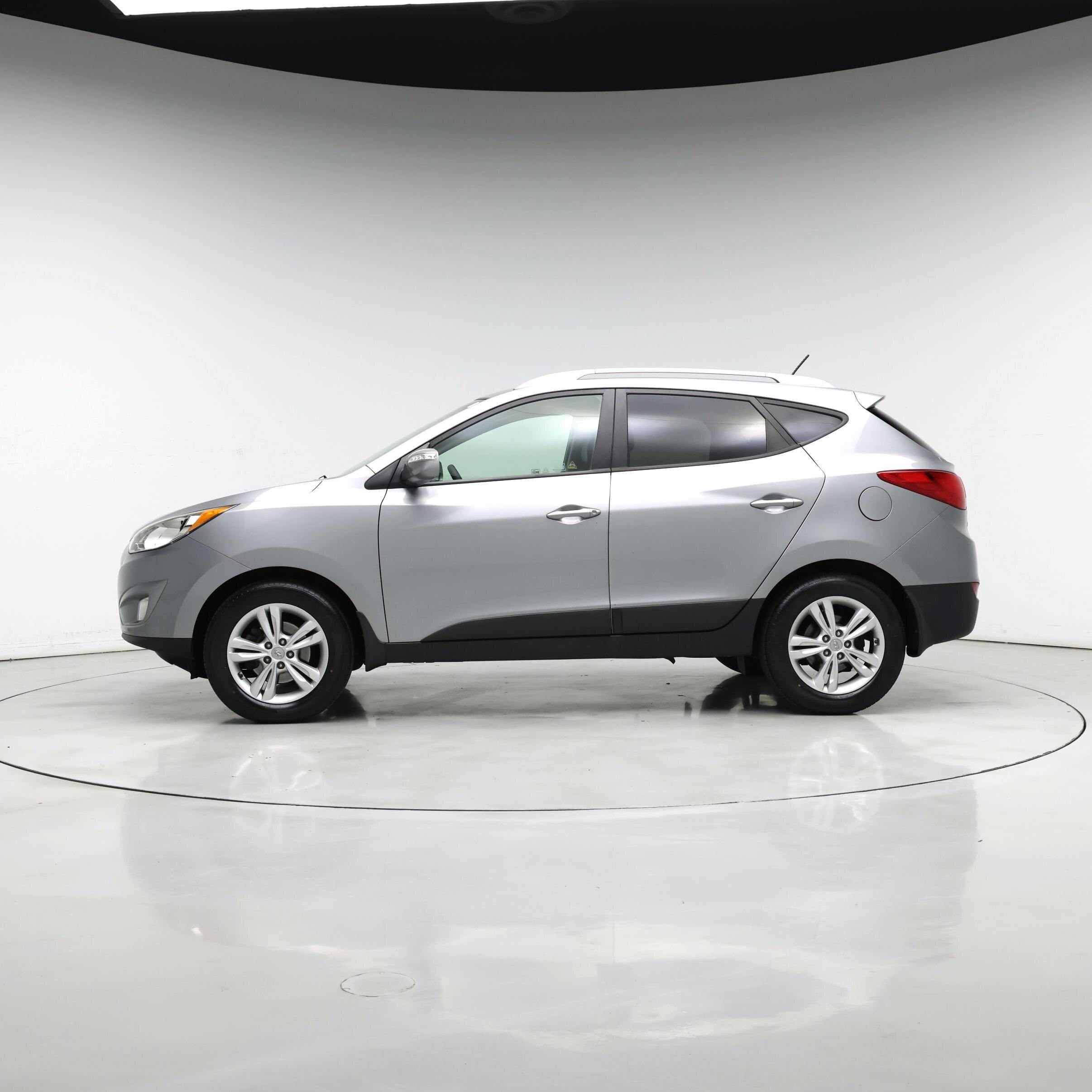 Thumbnail: 2013 Hyundai Tucson - 3