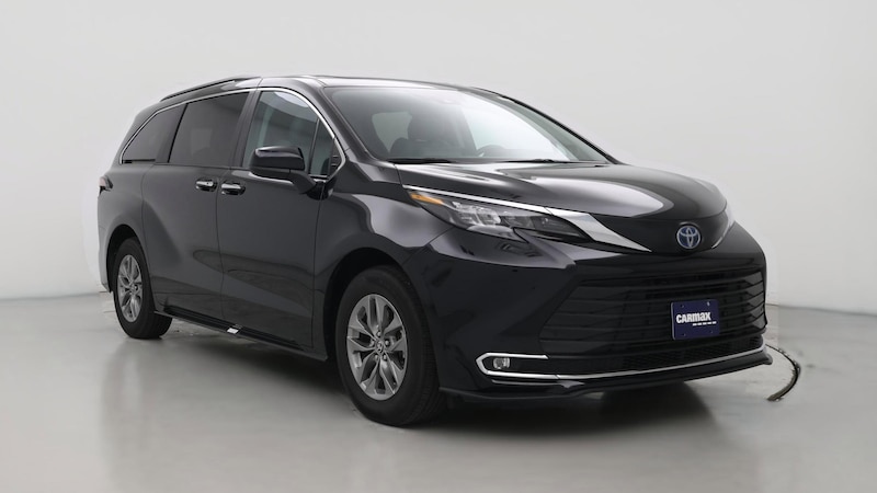 2024 Toyota Sienna XLE Hero Image