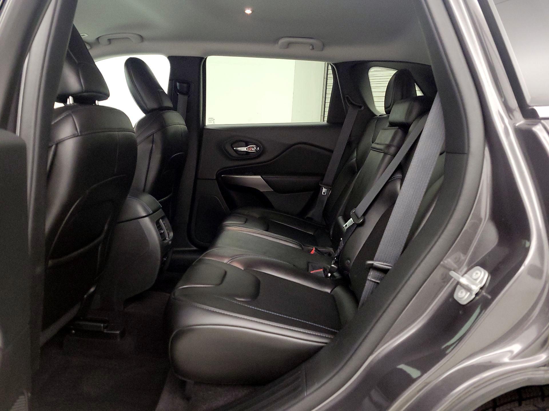 Thumbnail: 2019 Jeep Cherokee - 19