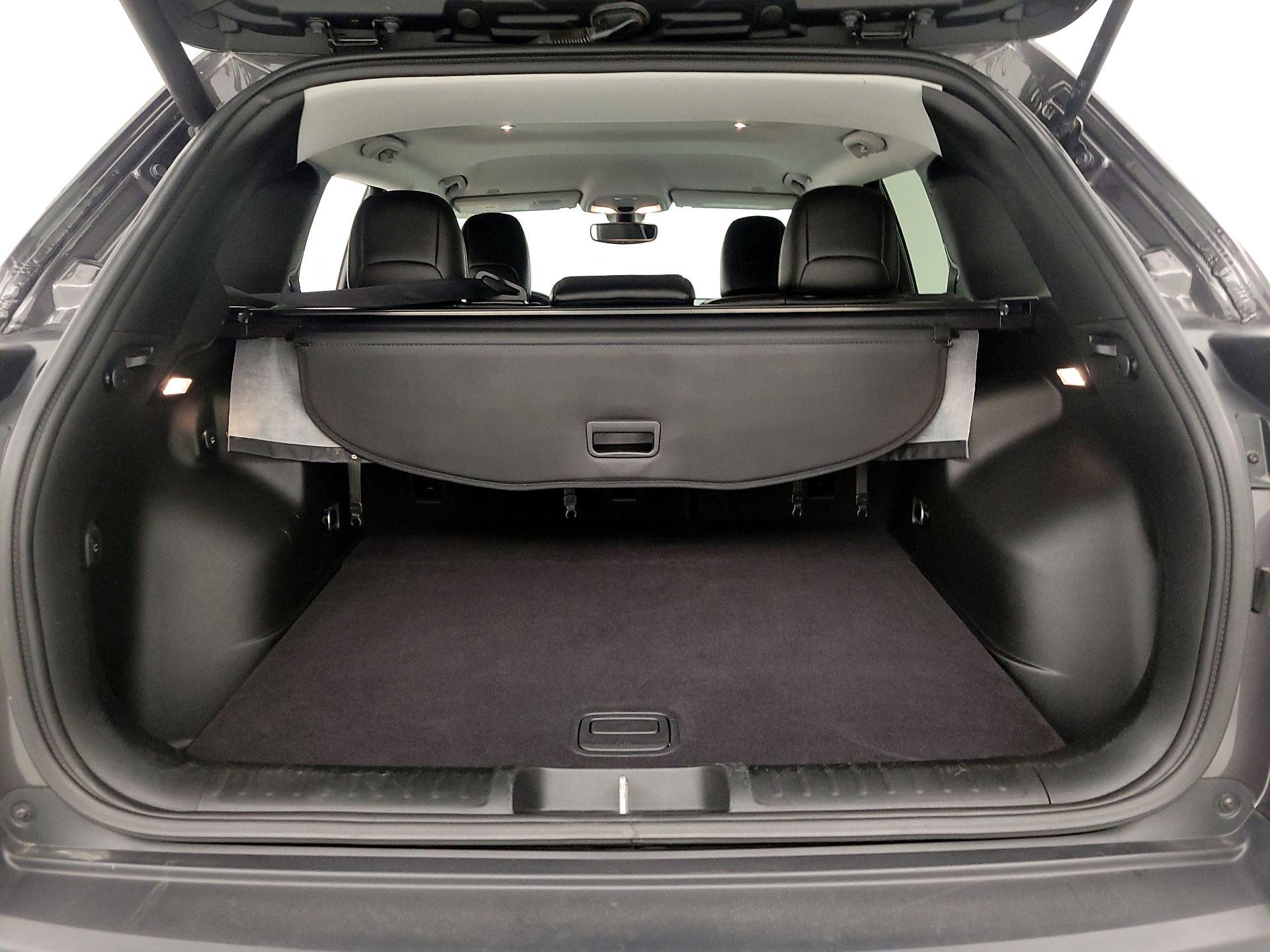 Thumbnail: 2019 Jeep Cherokee - 20