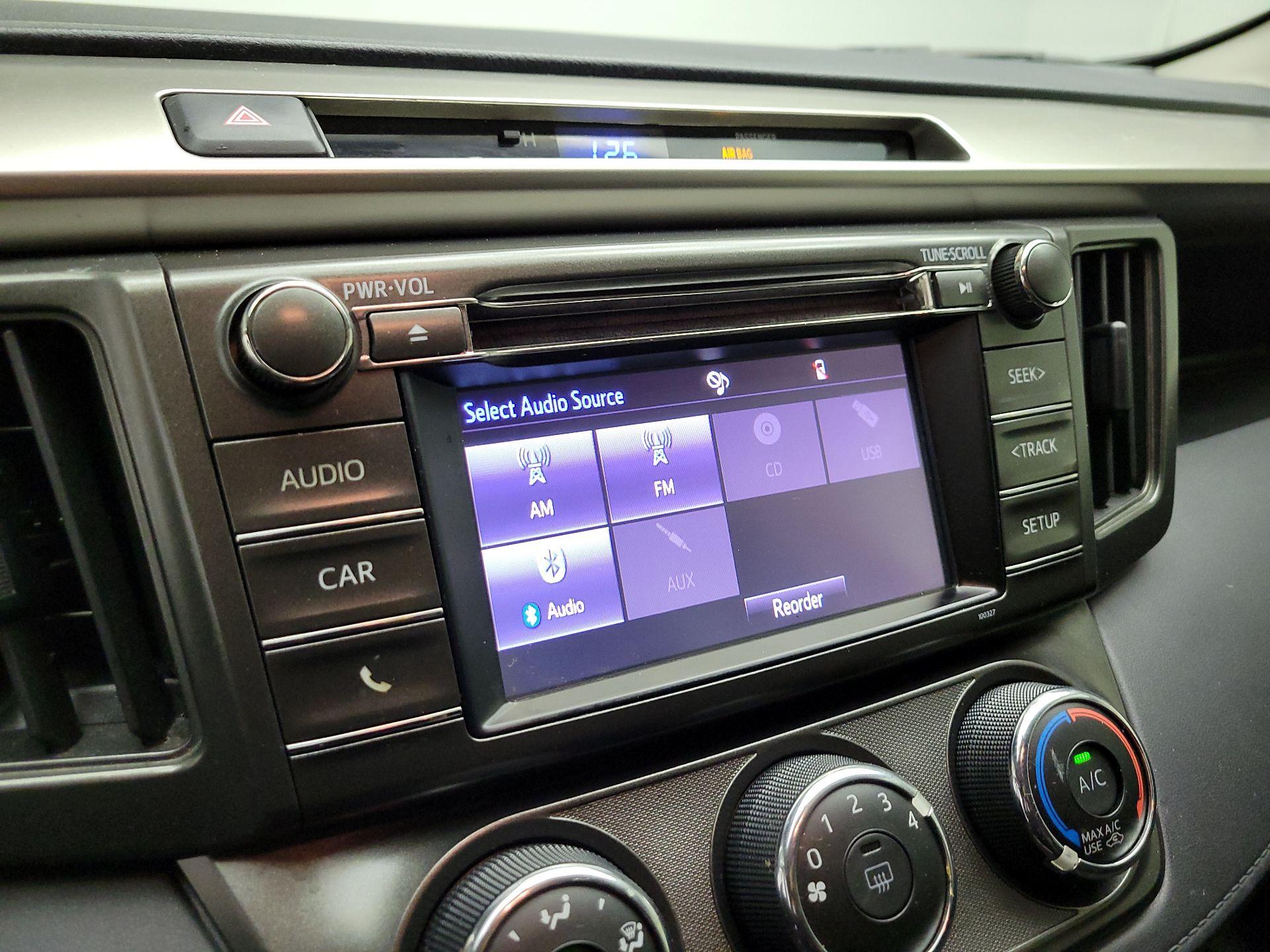 Thumbnail: 2015 Toyota RAV4 - 15