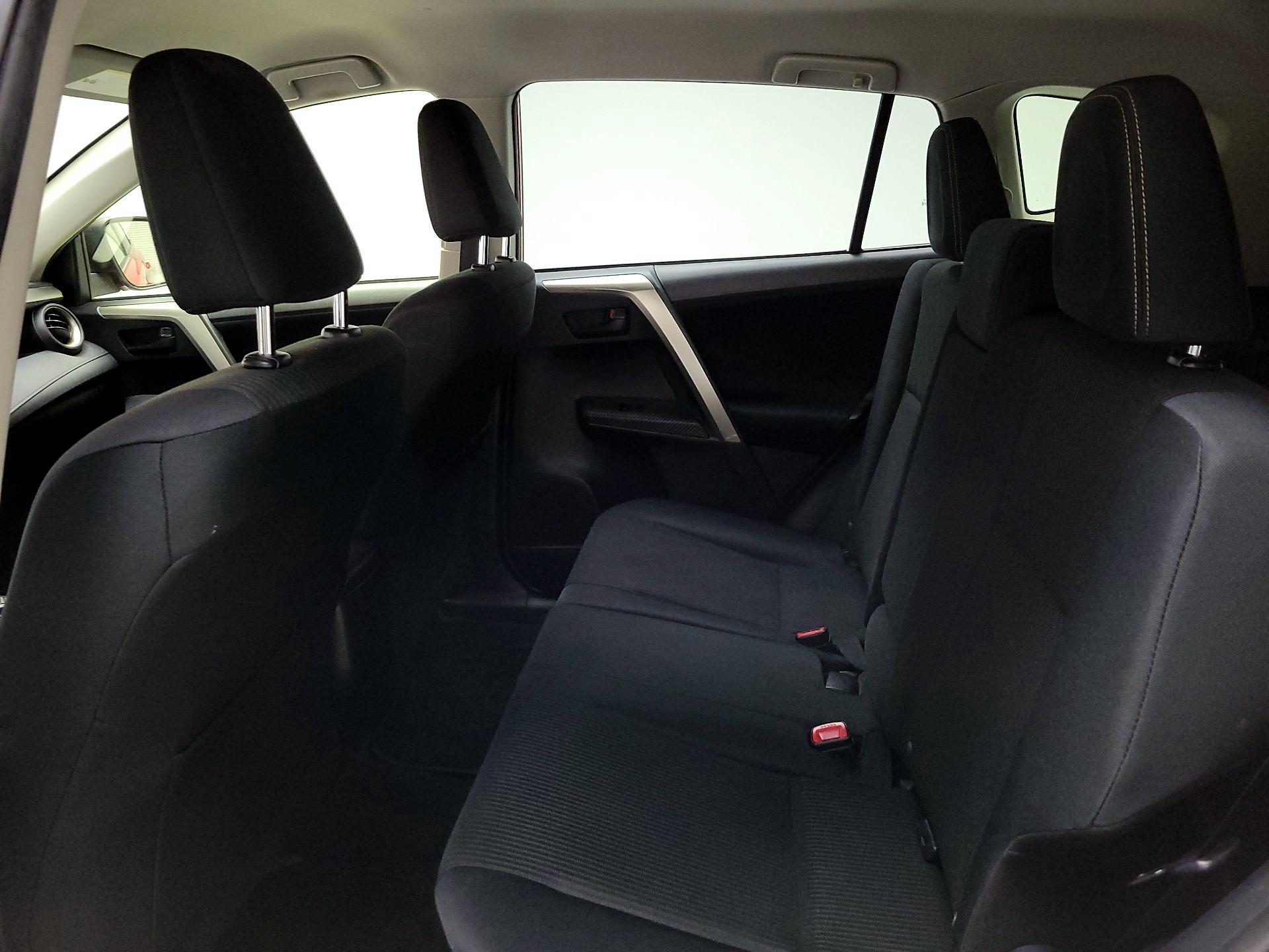 Thumbnail: 2015 Toyota RAV4 - 19