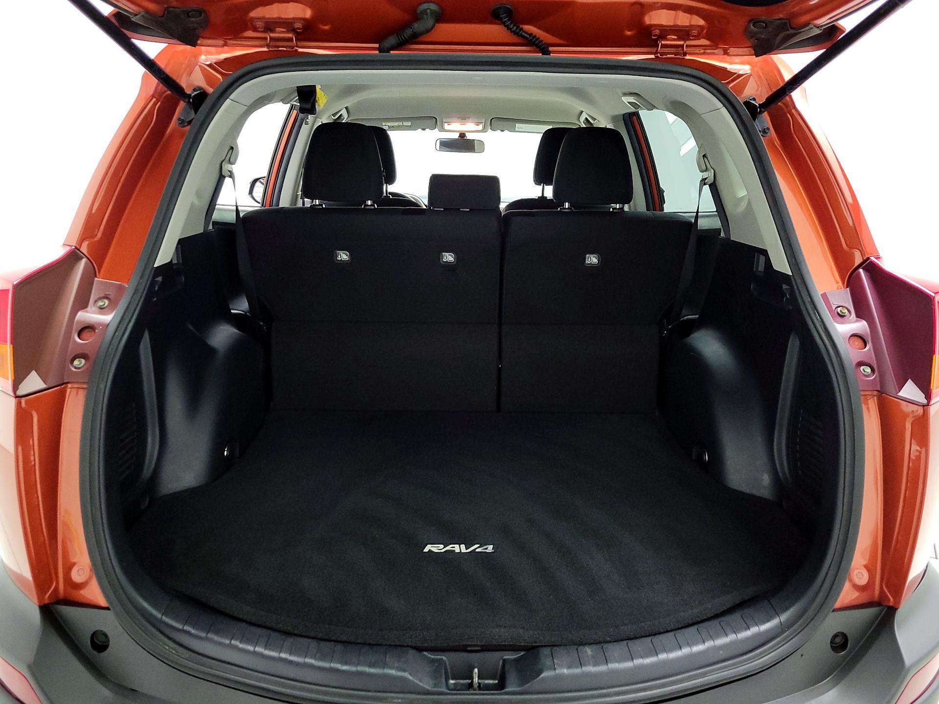 Thumbnail: 2015 Toyota RAV4 - 20