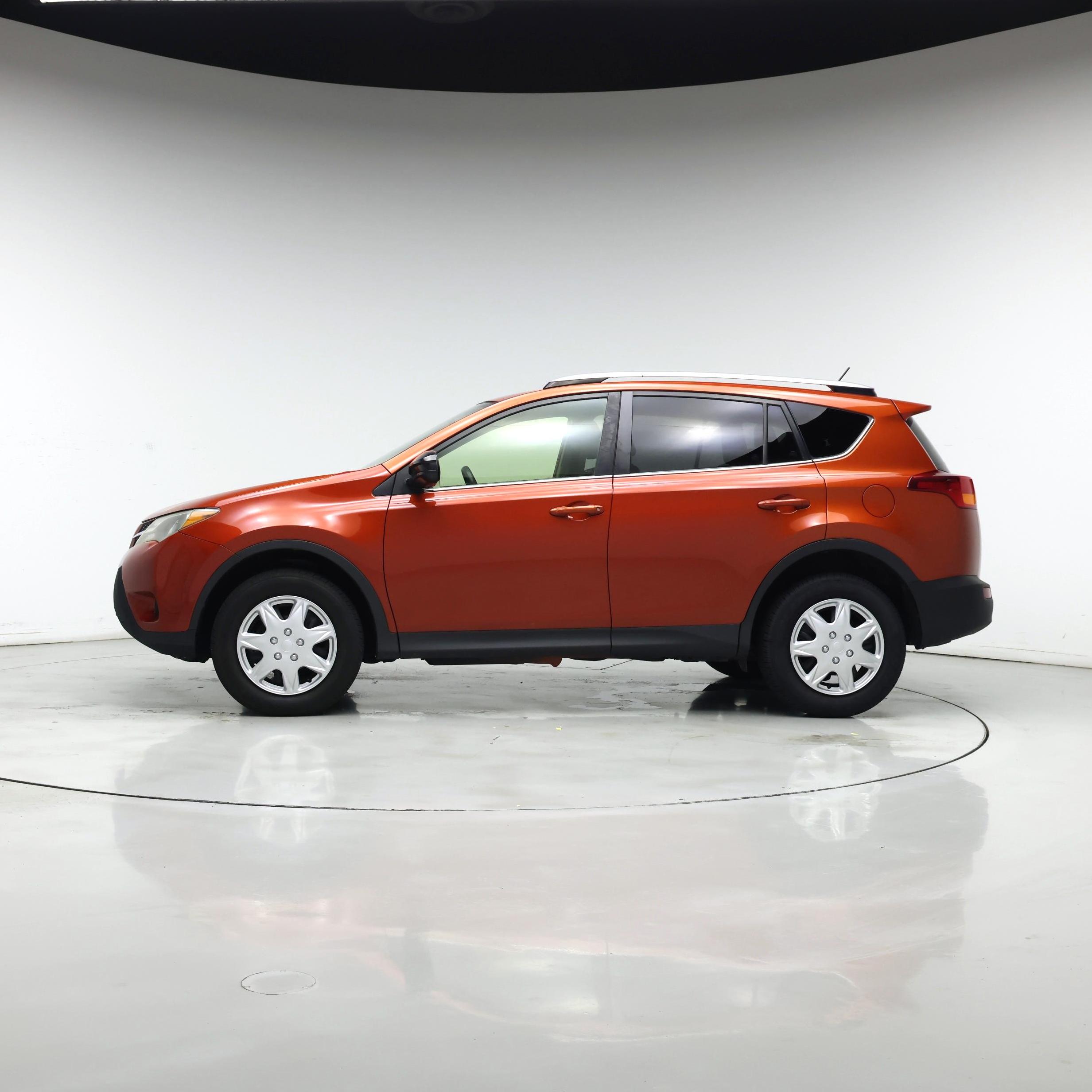 Thumbnail: 2015 Toyota RAV4 - 3