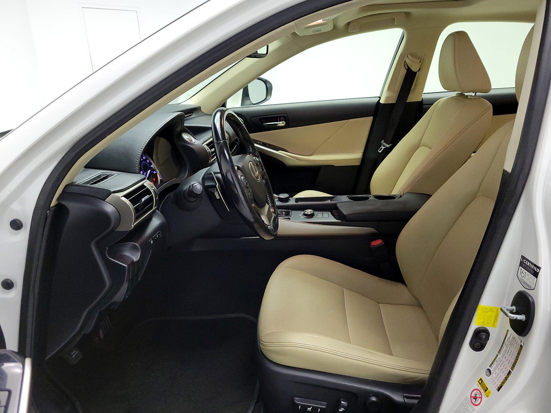 Thumbnail: 2016 Lexus IS - 11