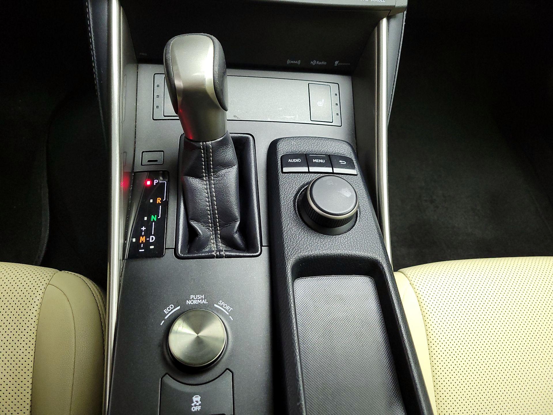 Thumbnail: 2016 Lexus IS - 16