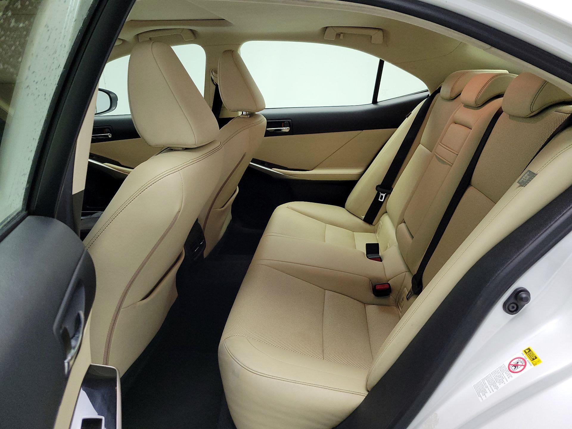 Thumbnail: 2016 Lexus IS - 18