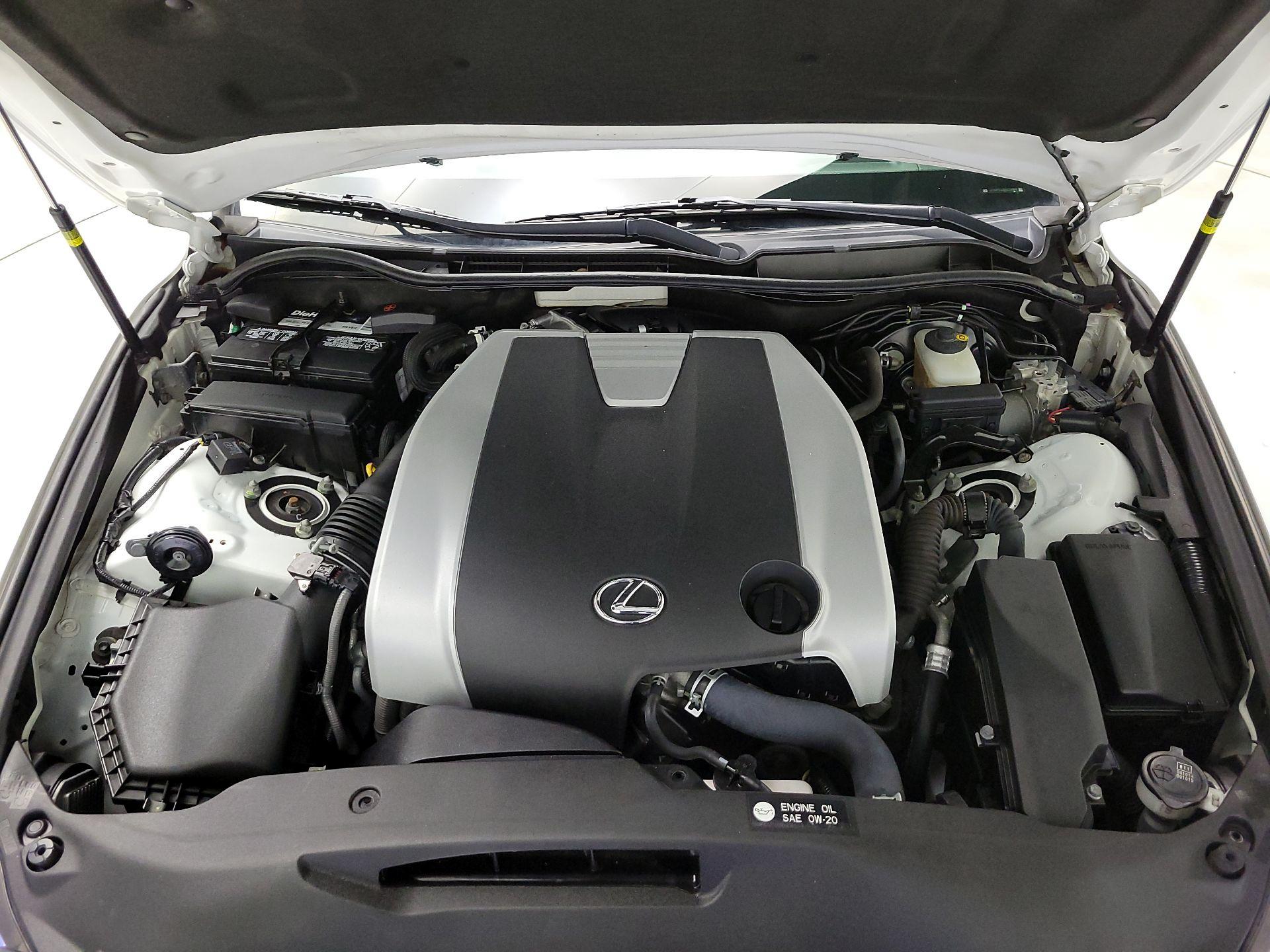 Thumbnail: 2016 Lexus IS - 20