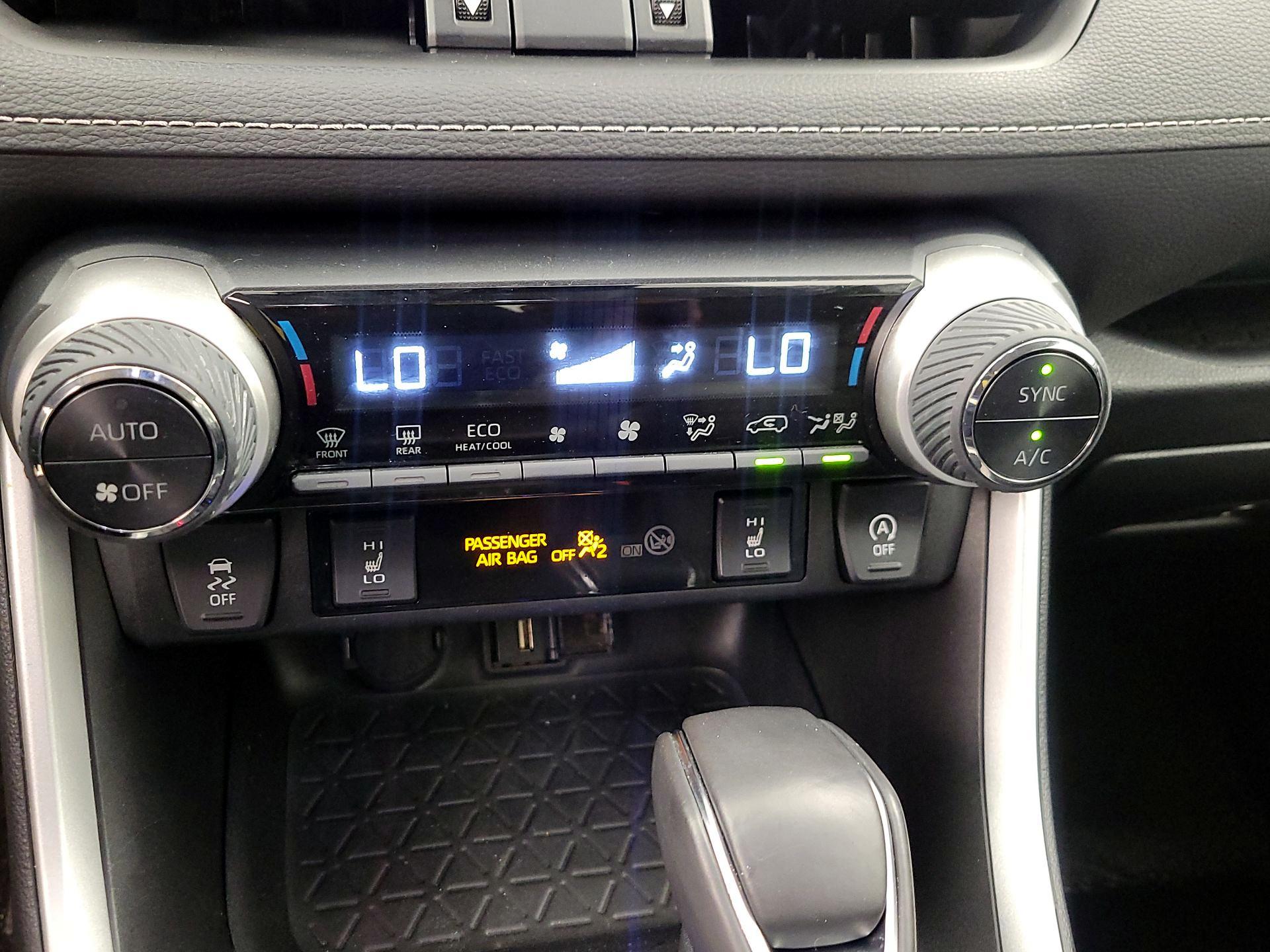 Thumbnail: 2022 Toyota RAV4 - 16