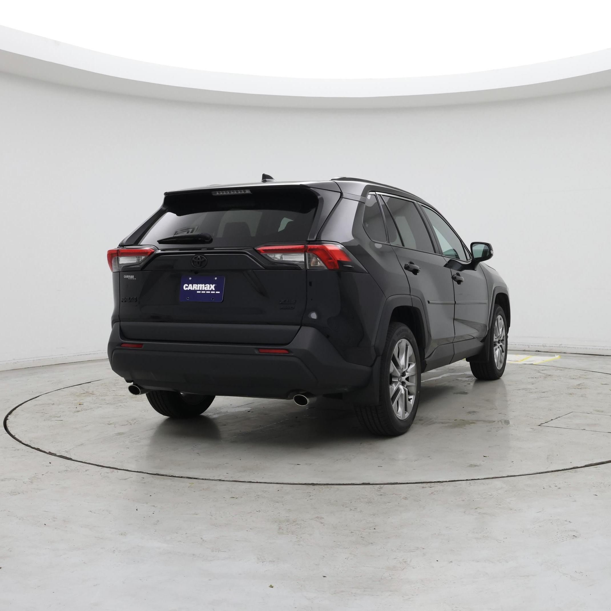 Thumbnail: 2022 Toyota RAV4 - 8