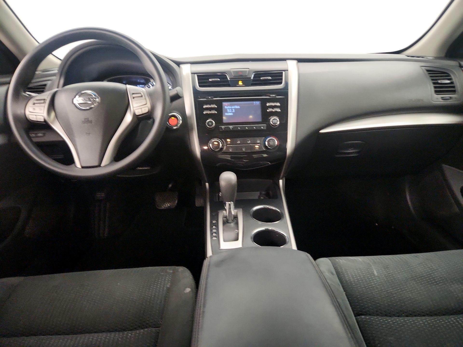 Thumbnail: 2015 Nissan Altima - 9
