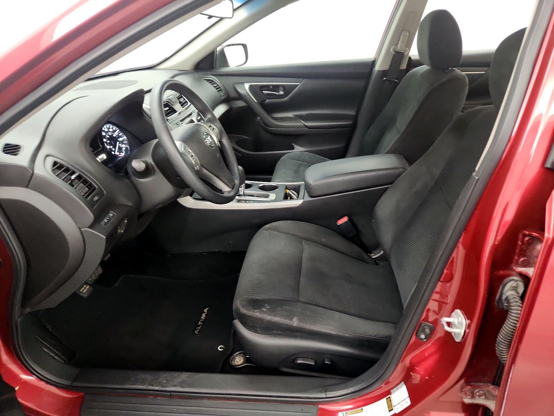 Thumbnail: 2015 Nissan Altima - 11