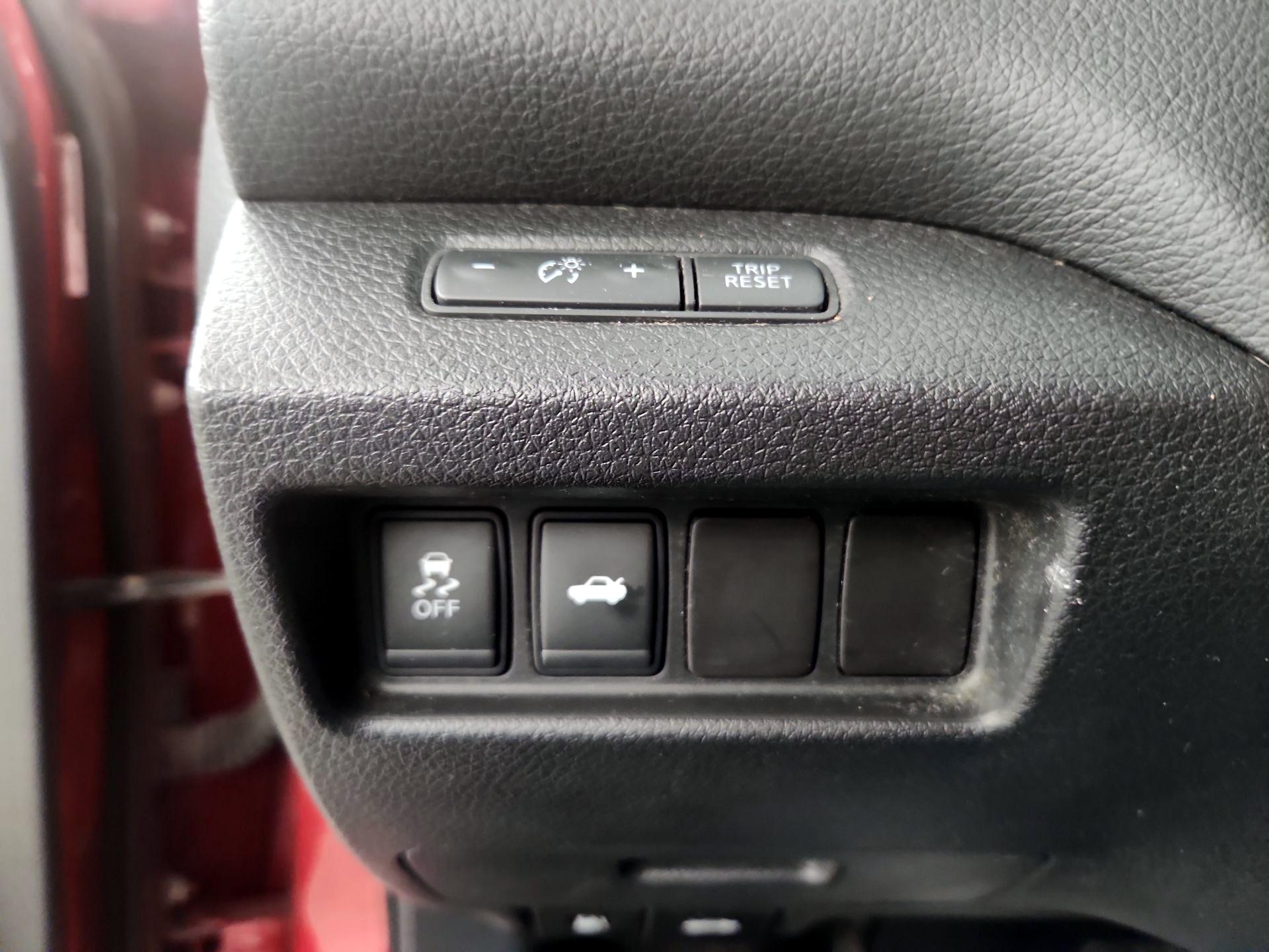 Thumbnail: 2015 Nissan Altima - 13