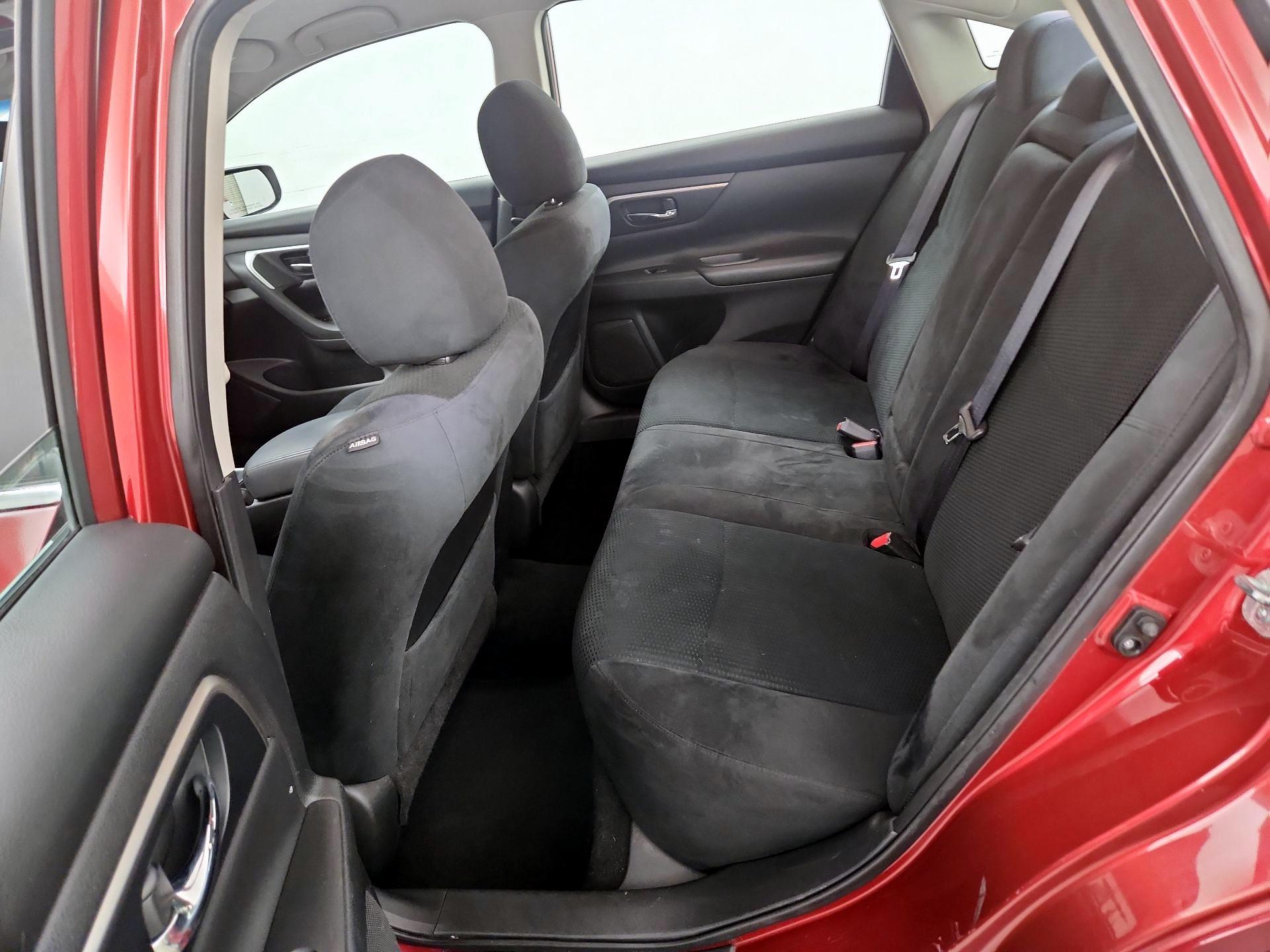 Thumbnail: 2015 Nissan Altima - 19