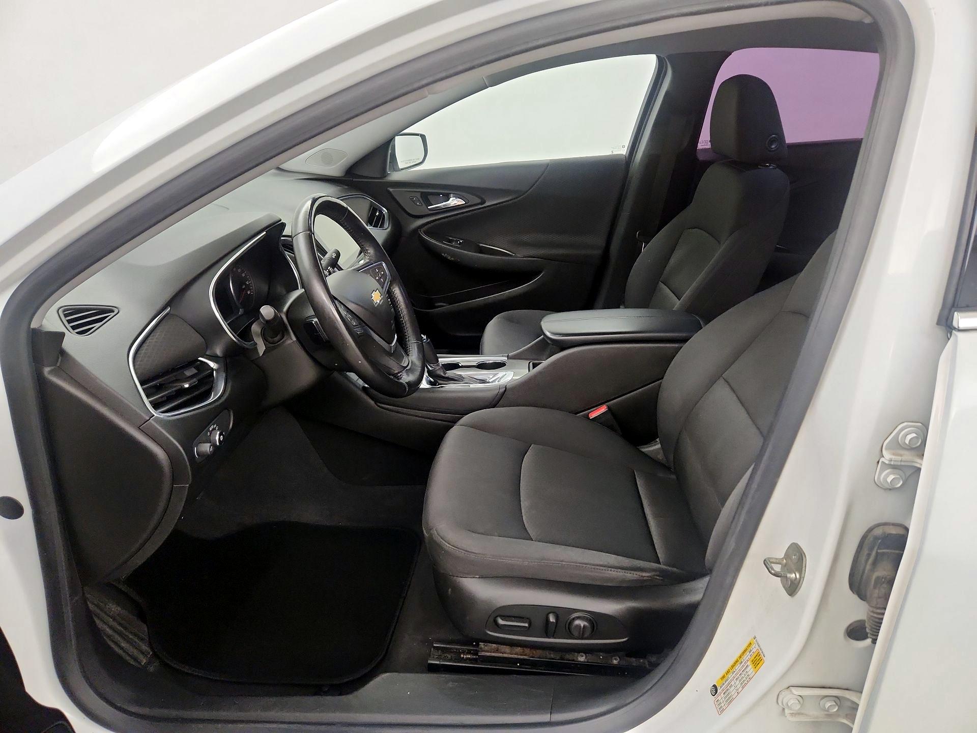 Thumbnail: 2016 Chevrolet Malibu - 11